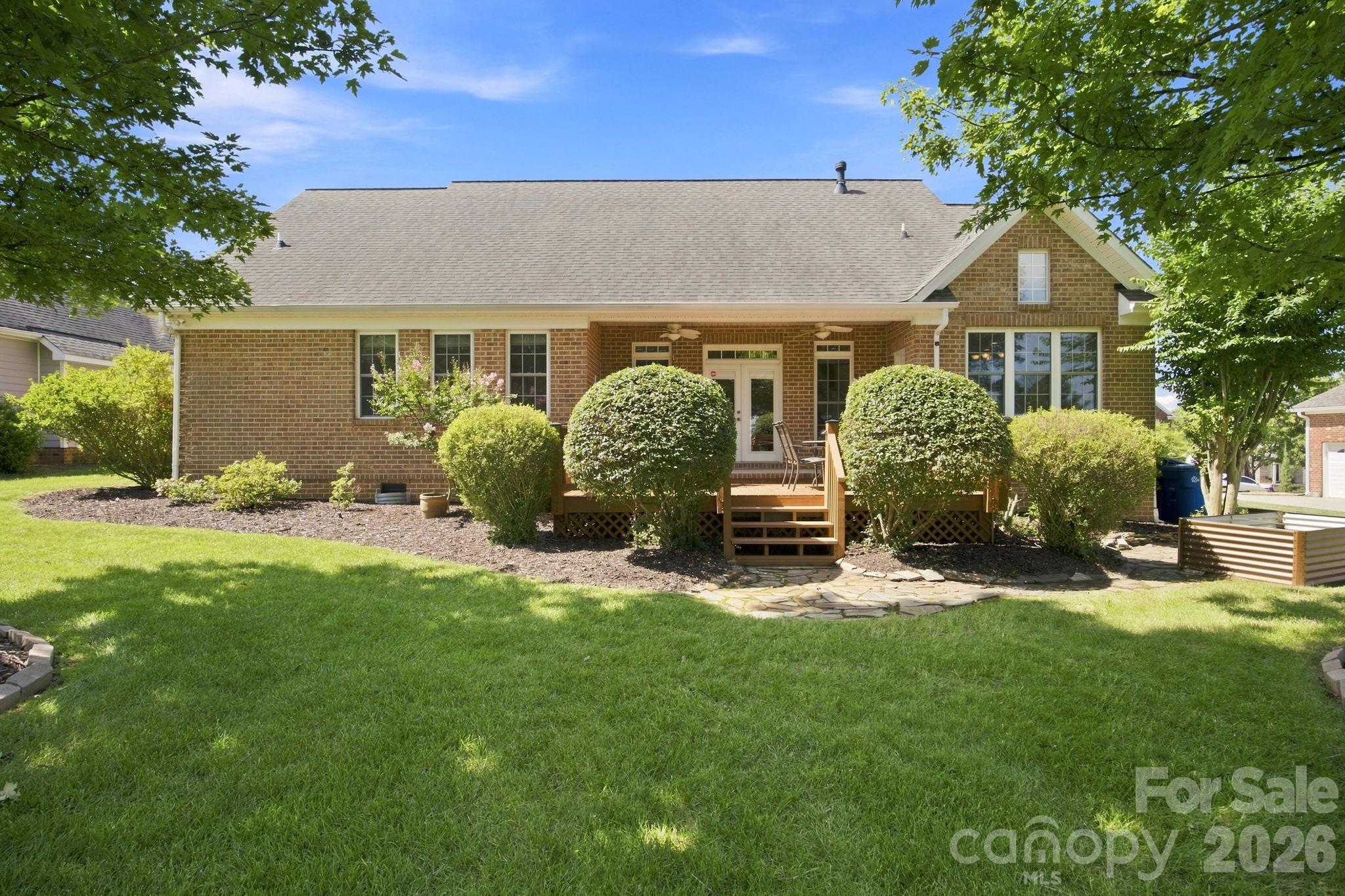 137 Fox Den Circle Property Photo 17