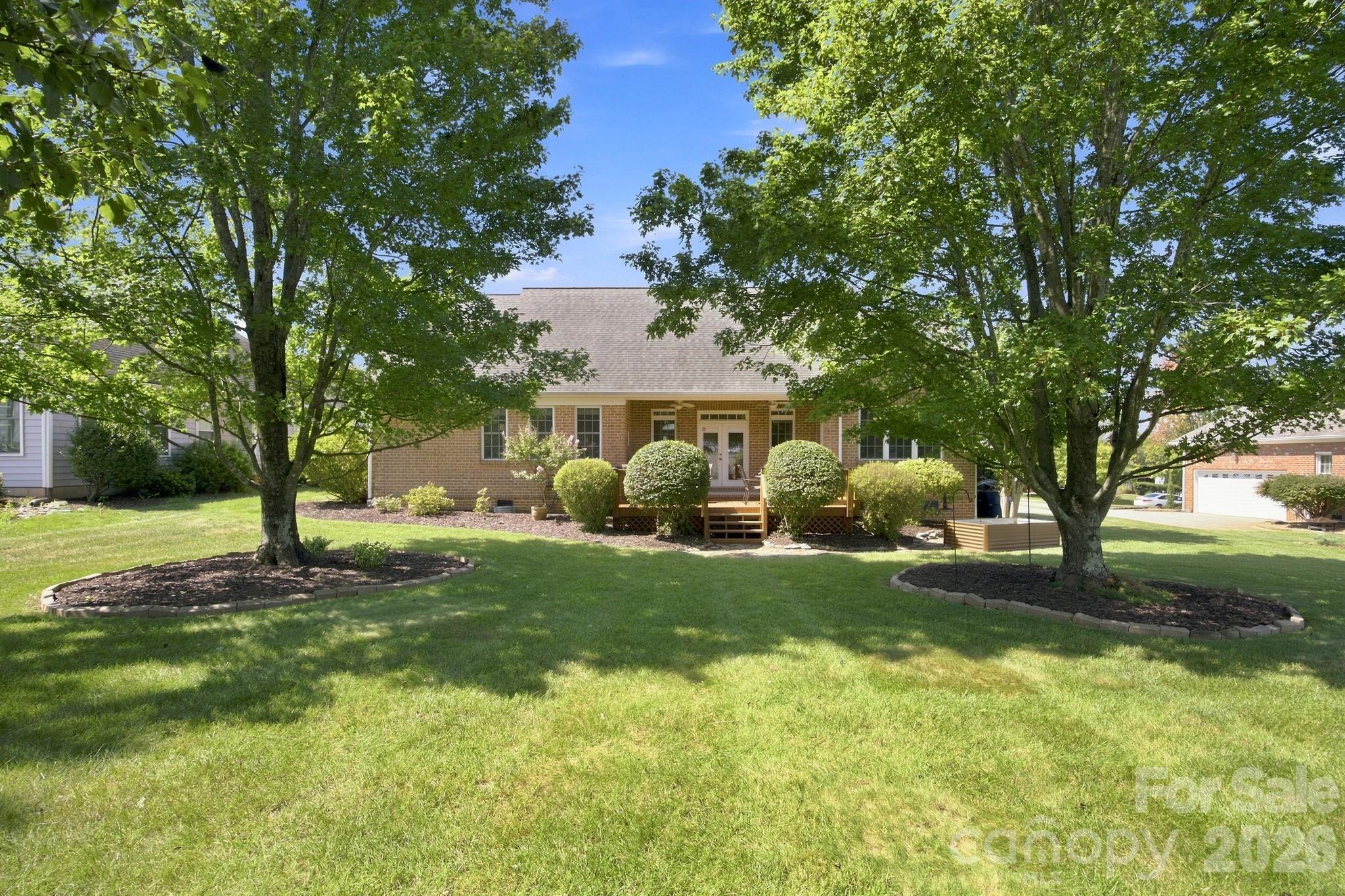 137 Fox Den Circle Property Photo 18