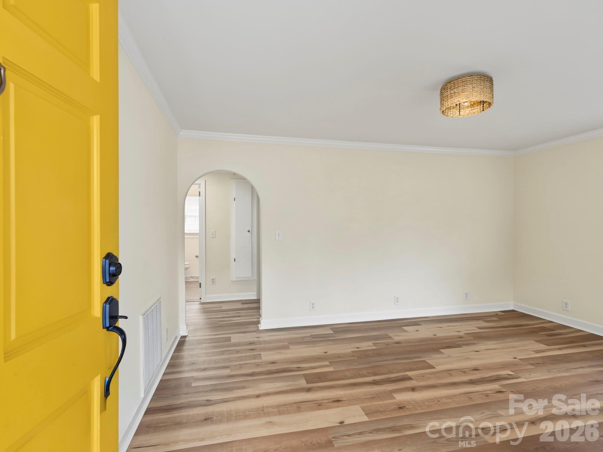 316 E 19th Street Property Photo 2