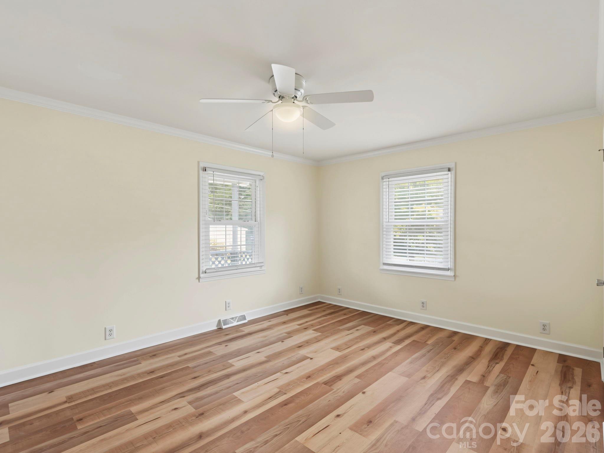 316 E 19th Street Property Photo 5