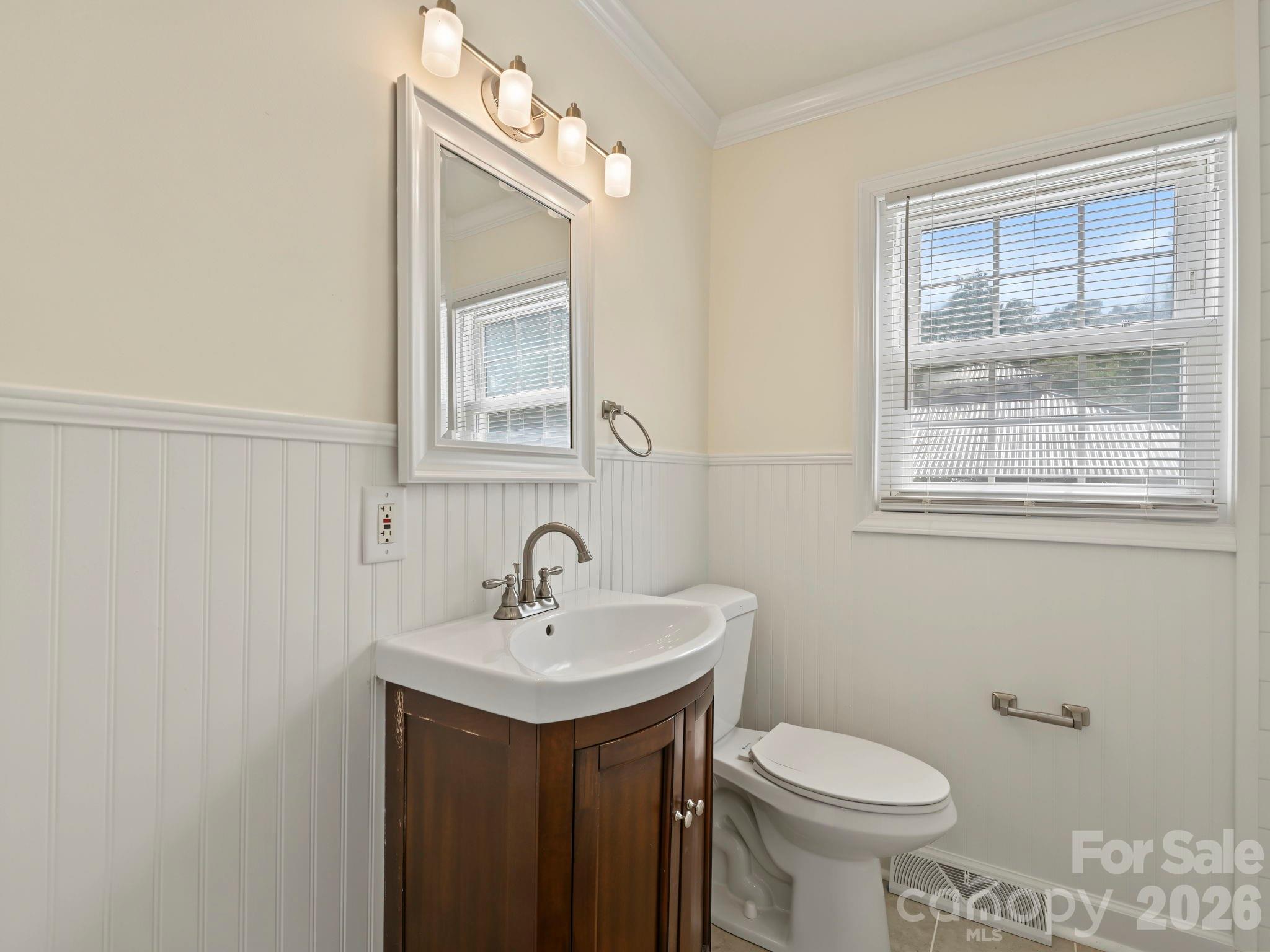 316 E 19th Street Property Photo 18