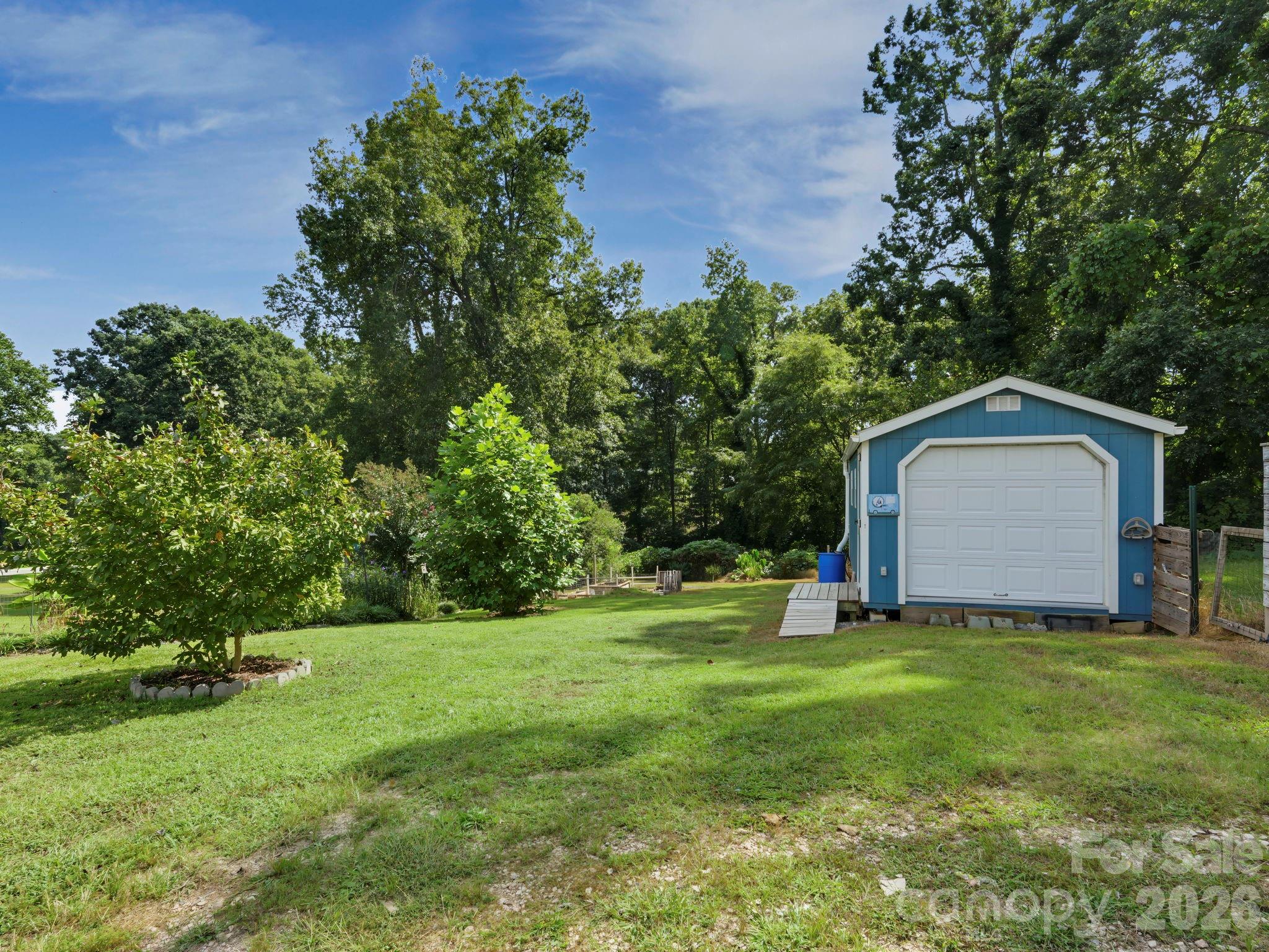 316 E 19th Street Property Photo 28