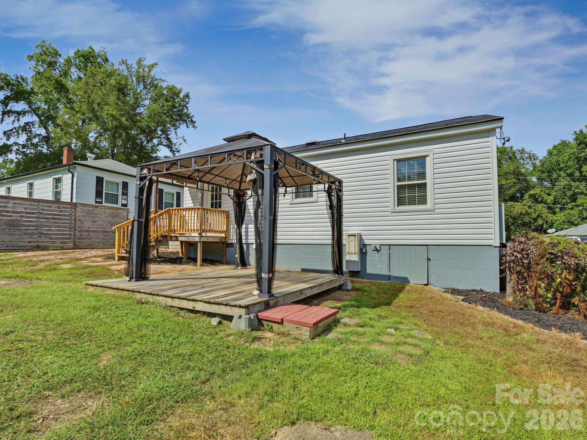 316 E 19th Street Property Photo 30