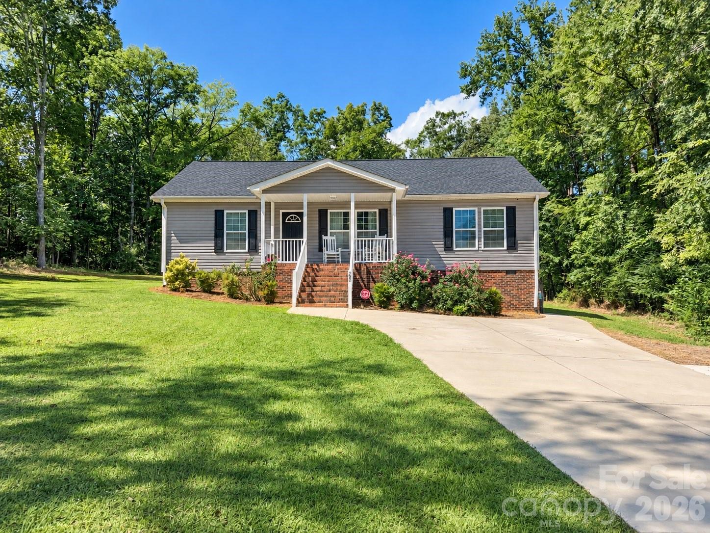 205 Lake Drive Property Photo 1
