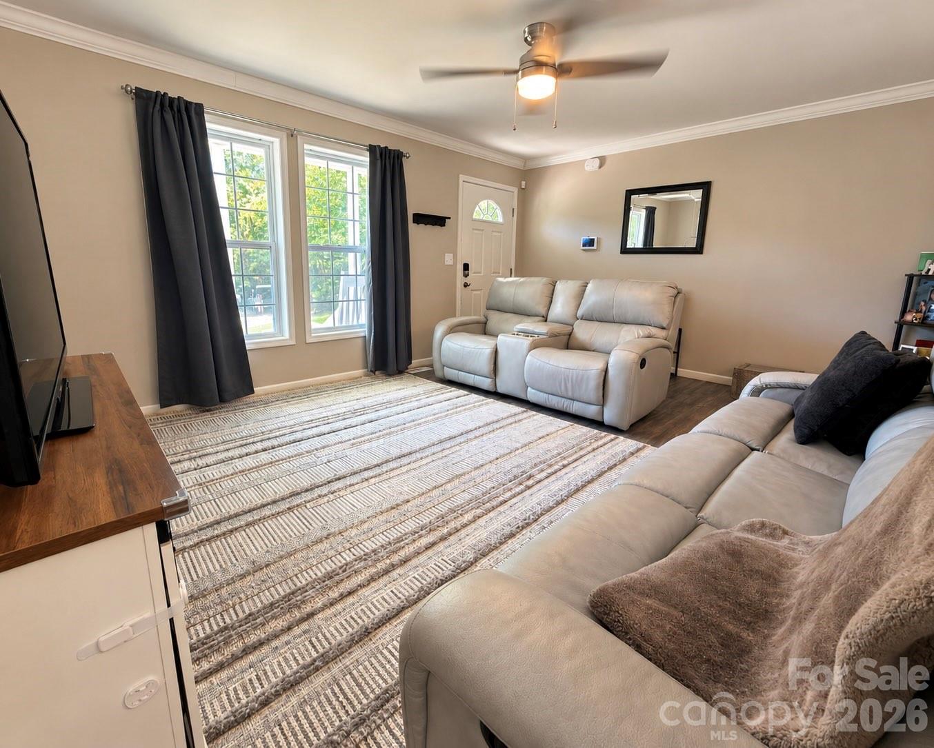 205 Lake Drive Property Photo 4