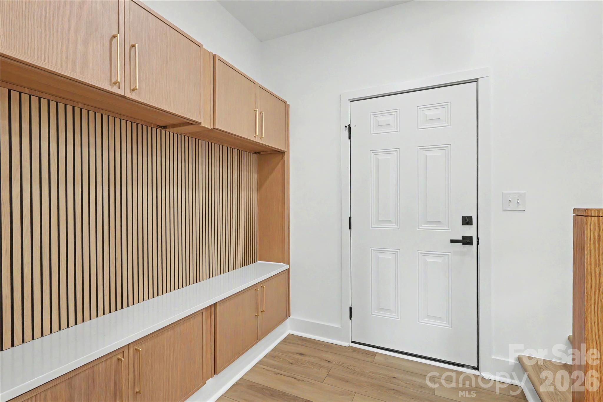 910 Montrose Drive Property Photo 19