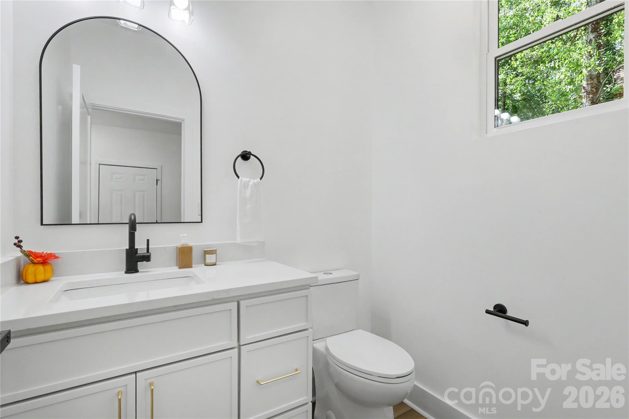910 Montrose Drive Property Photo 20