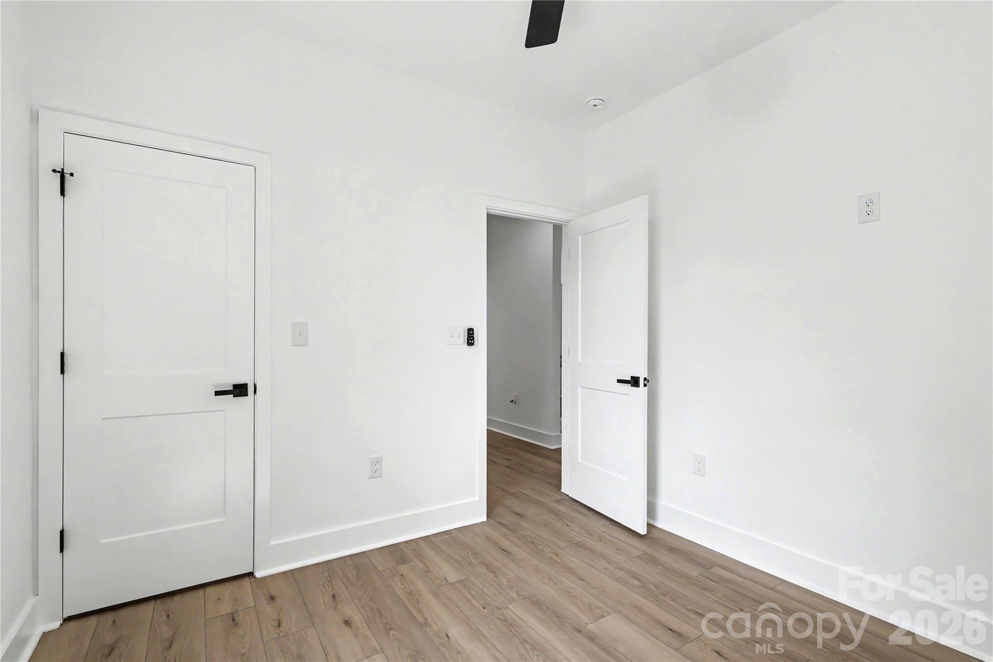 910 Montrose Drive Property Photo 30