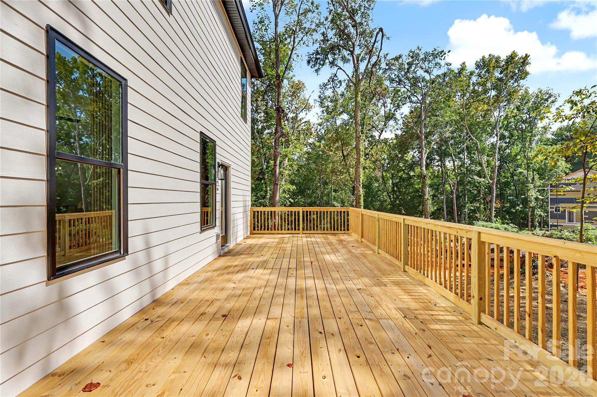 910 Montrose Drive Property Photo 40