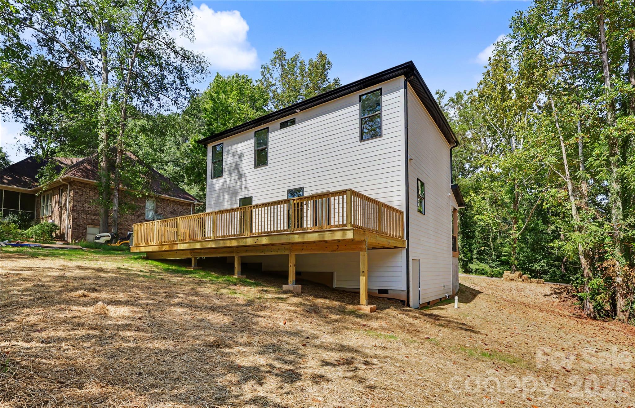 910 Montrose Drive Property Photo 43