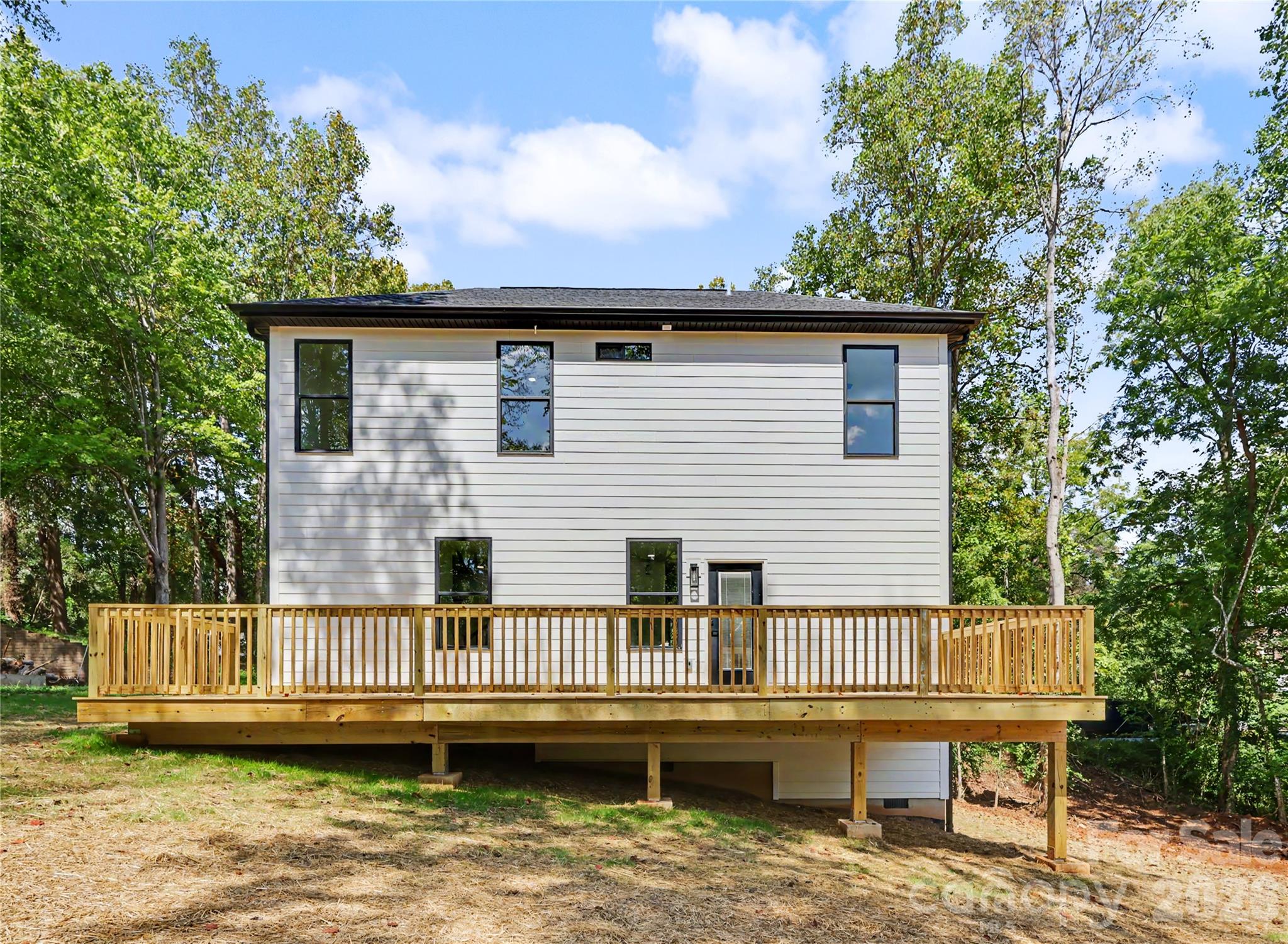910 Montrose Drive Property Photo 44