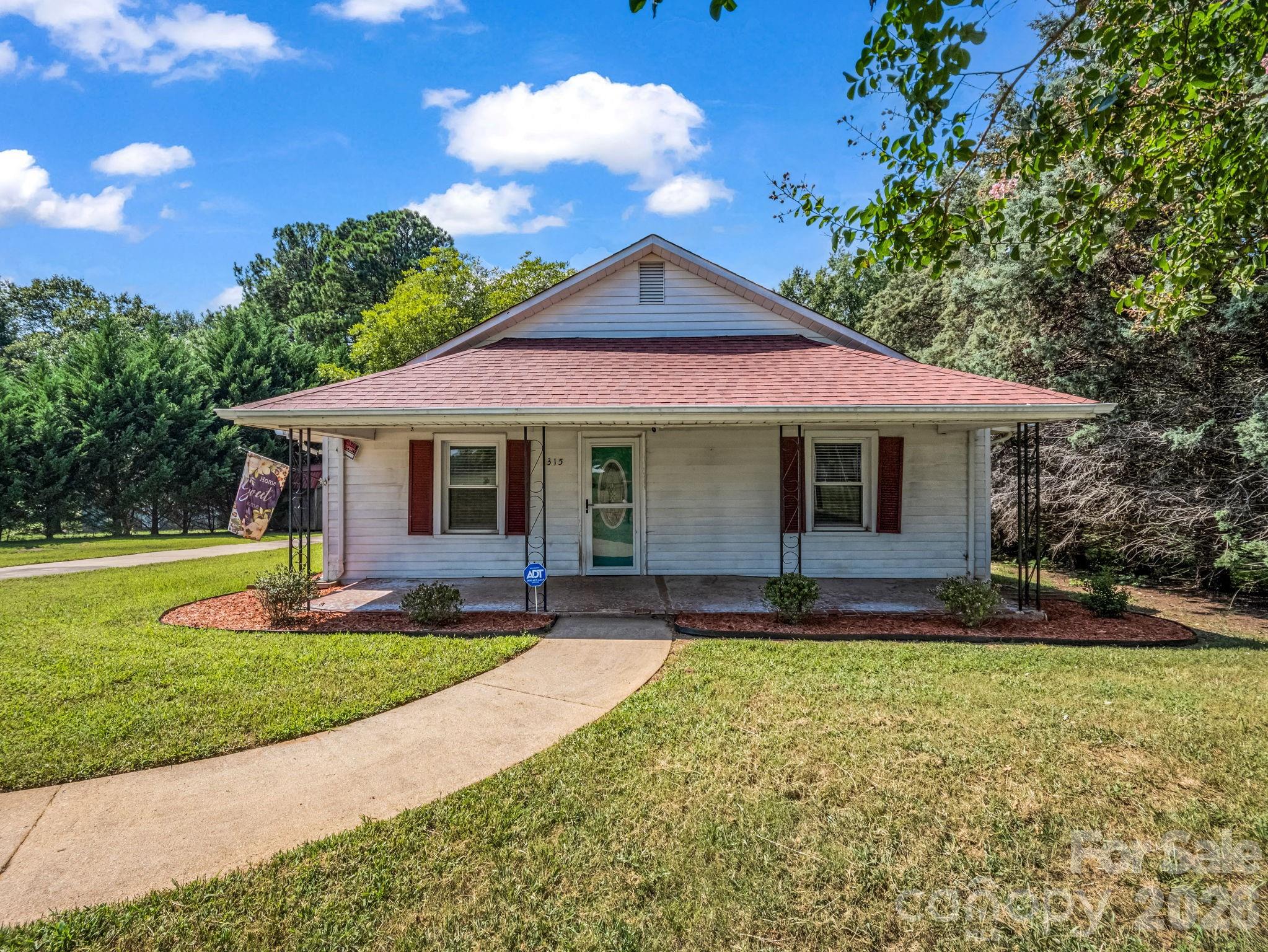 1315 Lithia Springs Road Property Photo 1