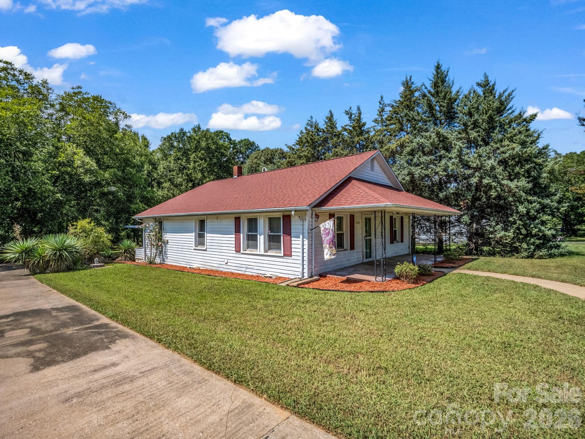 1315 Lithia Springs Road Property Photo 5