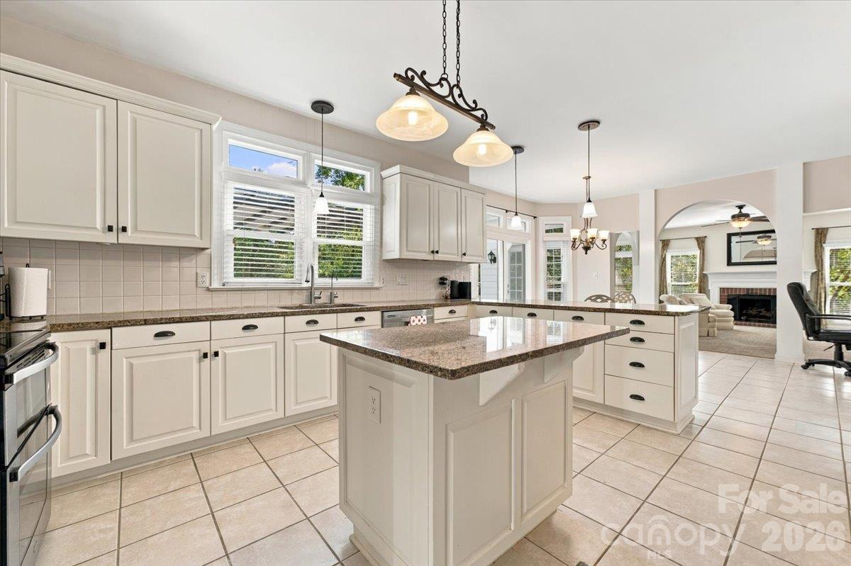 178 Cove Creek Loop Property Photo 11