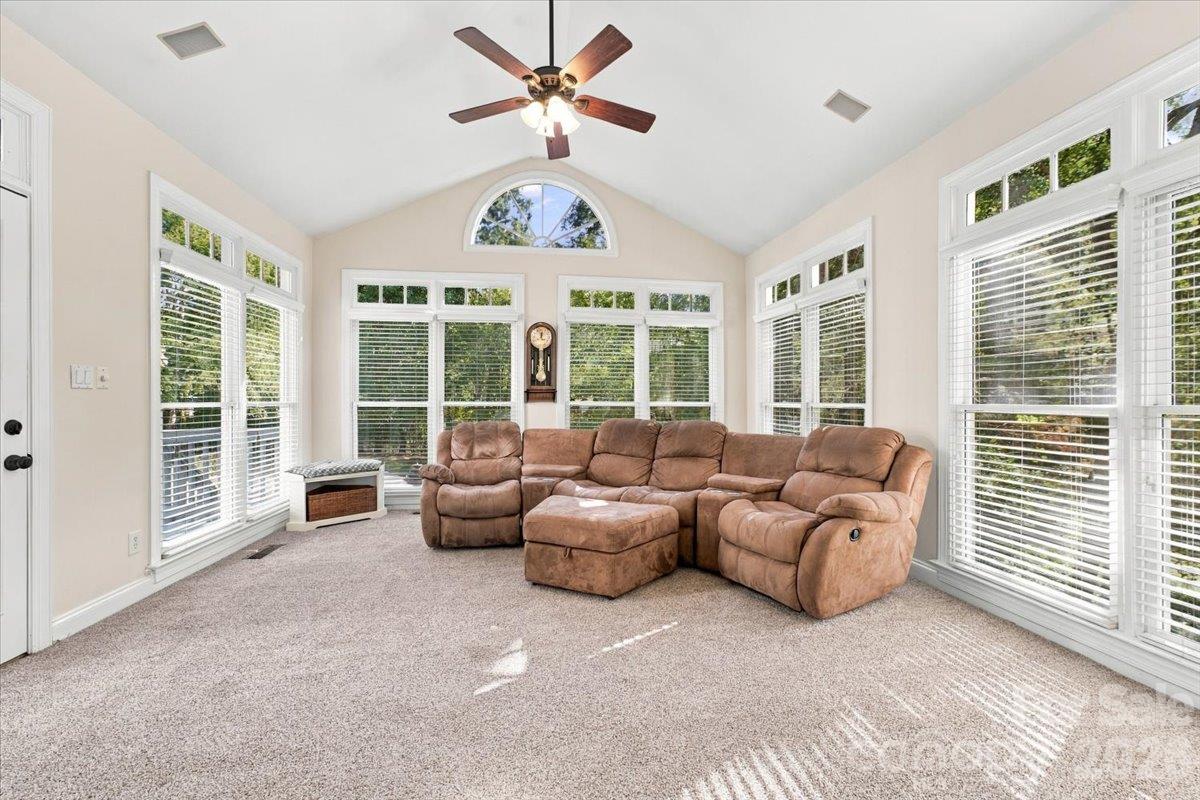 178 Cove Creek Loop Property Photo 17