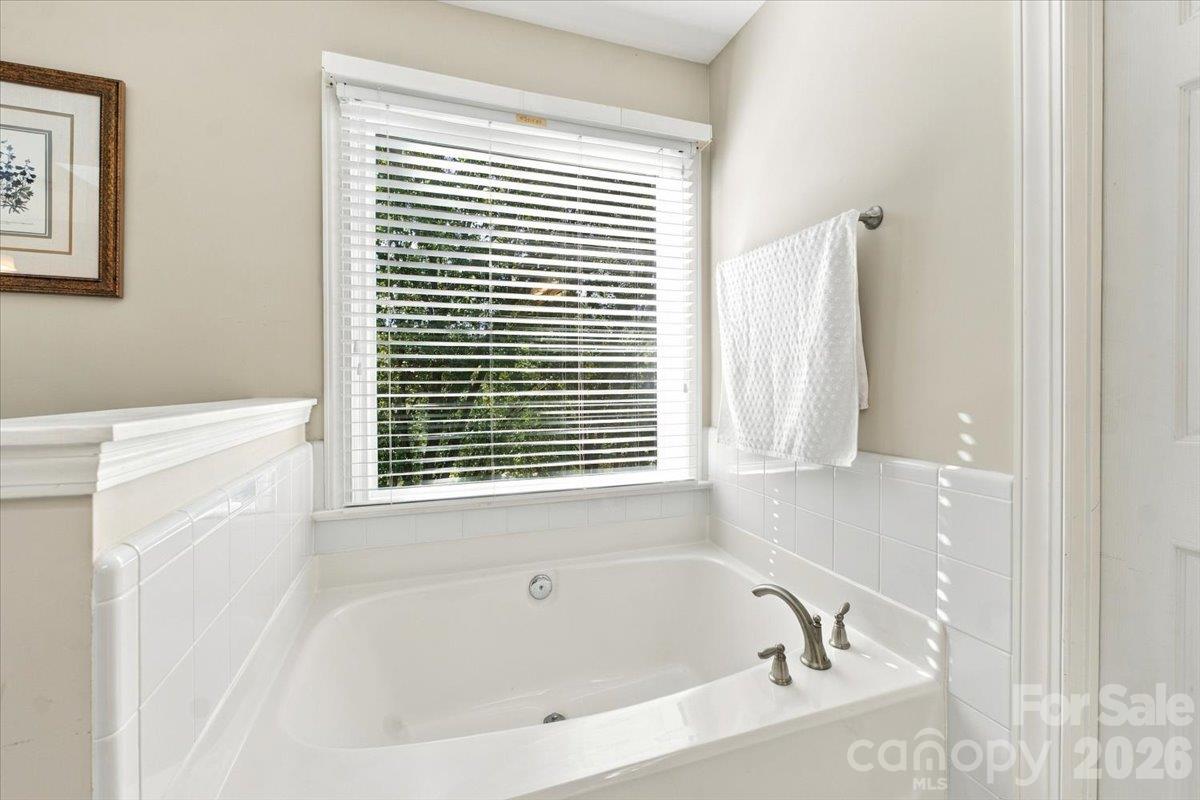 178 Cove Creek Loop Property Photo 25