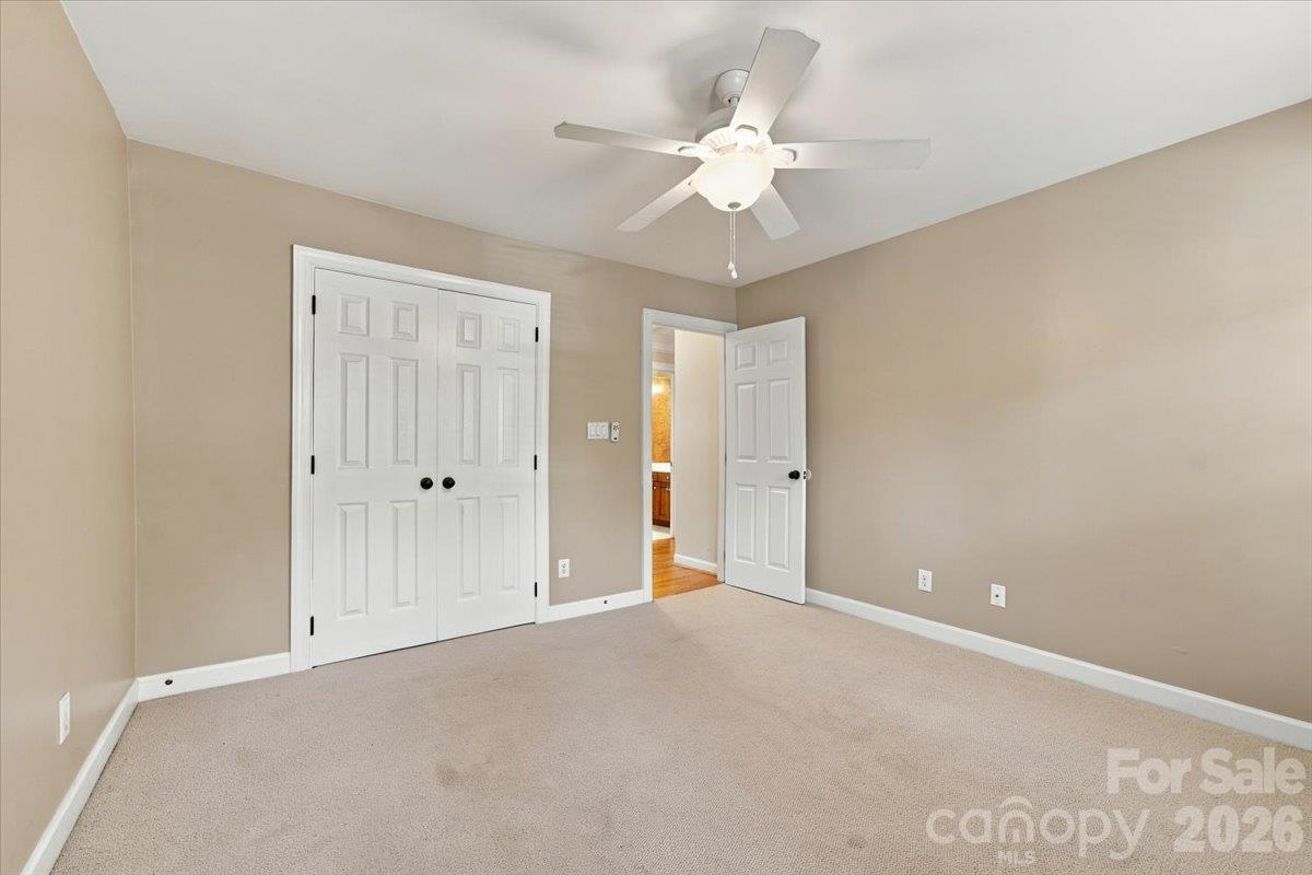 178 Cove Creek Loop Property Photo 35