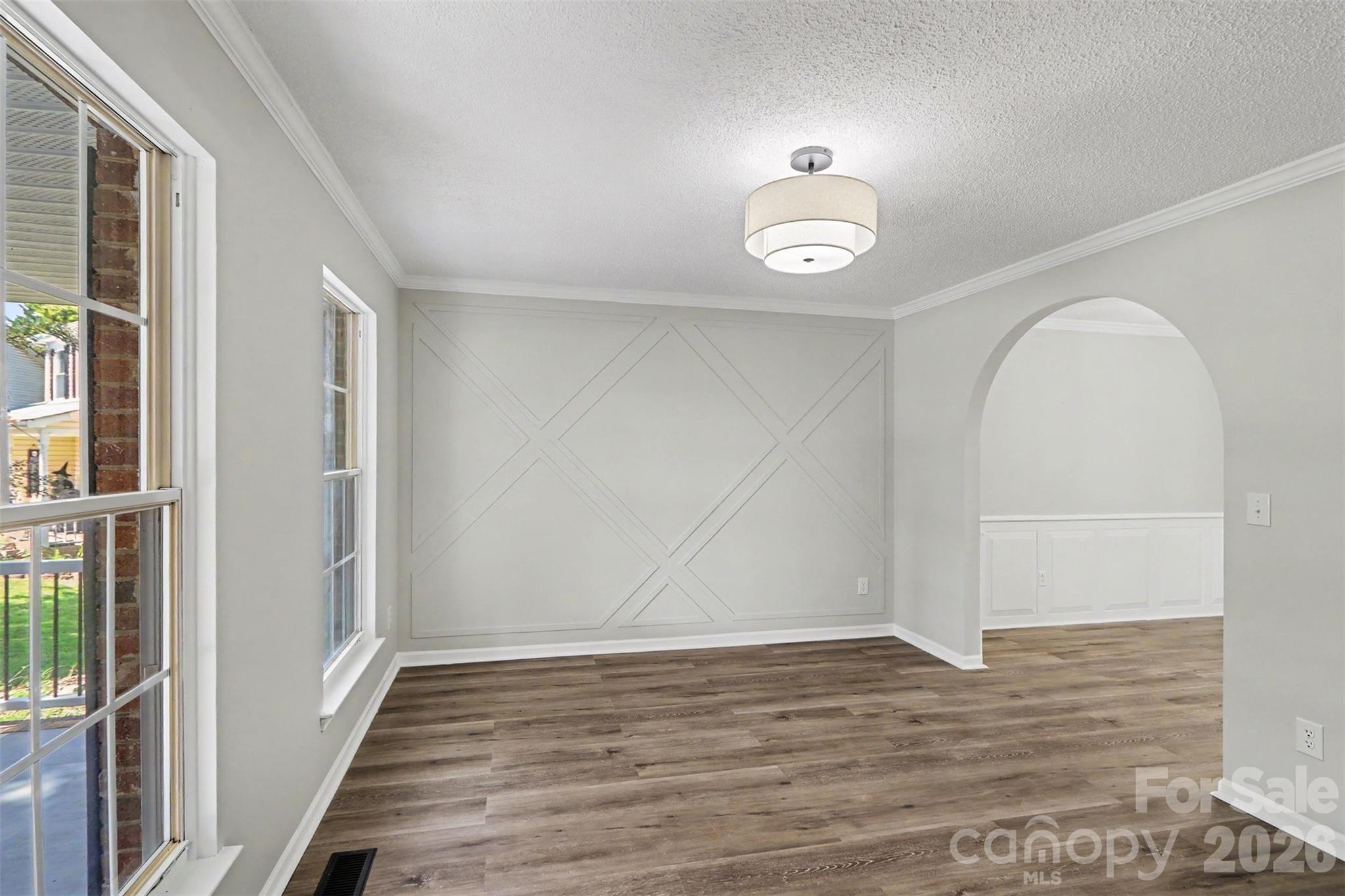 10740 Roxbury Court Property Photo 3