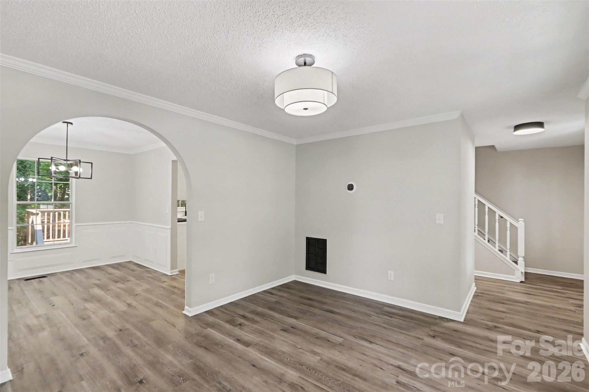 10740 Roxbury Court Property Photo 4