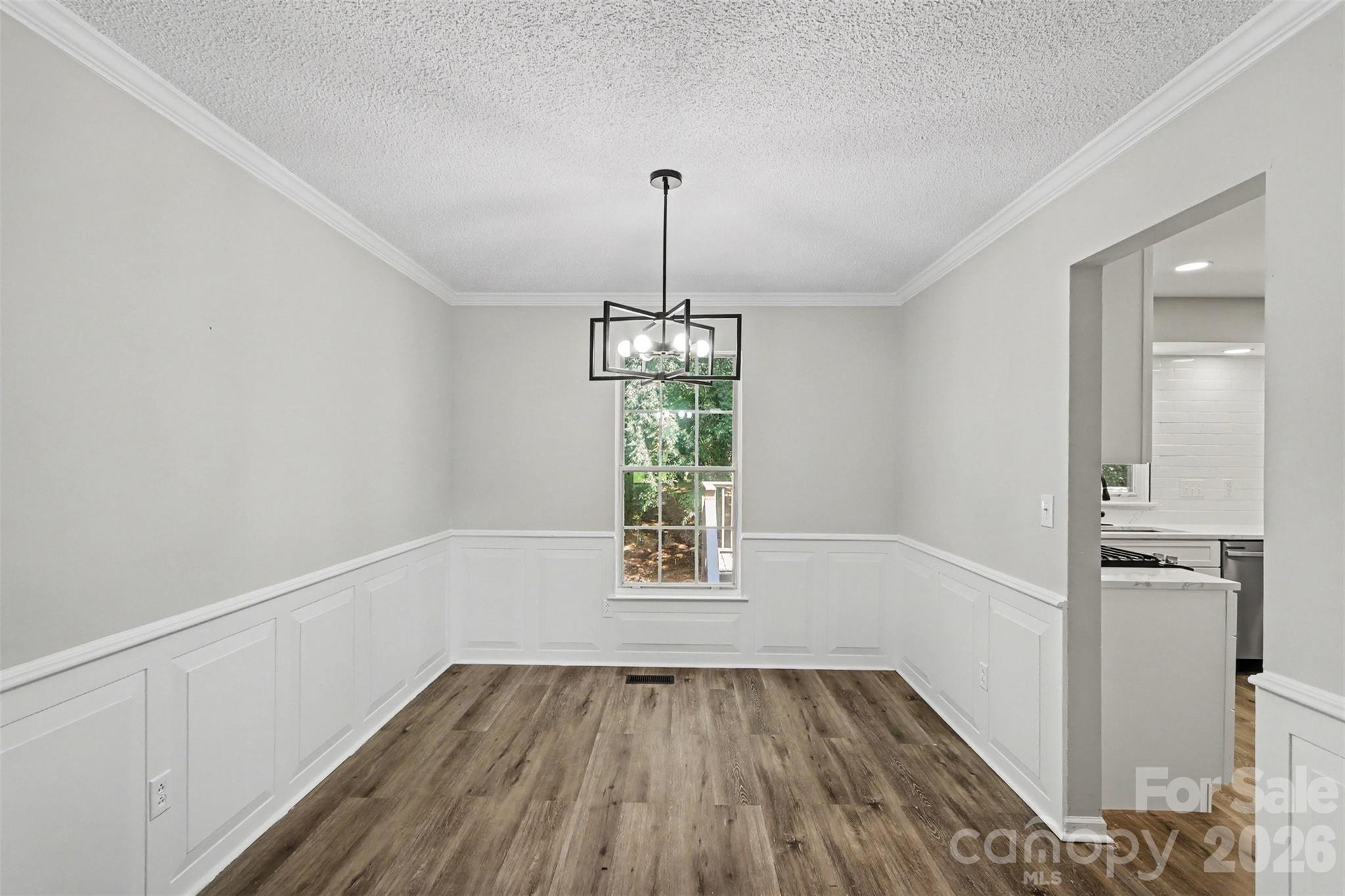 10740 Roxbury Court Property Photo 5