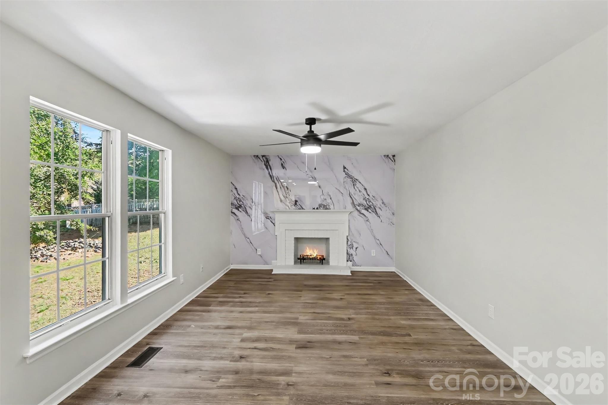 10740 Roxbury Court Property Photo 8