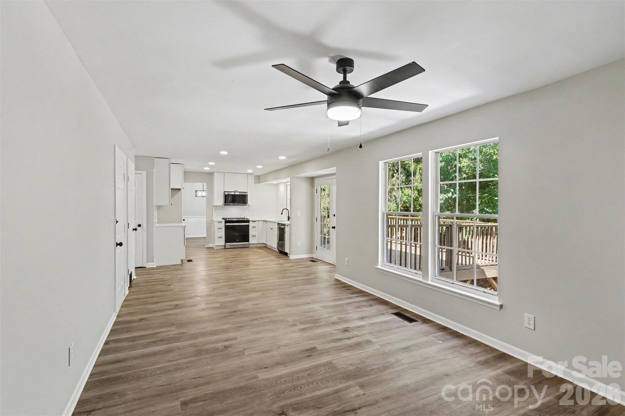 10740 Roxbury Court Property Photo 9