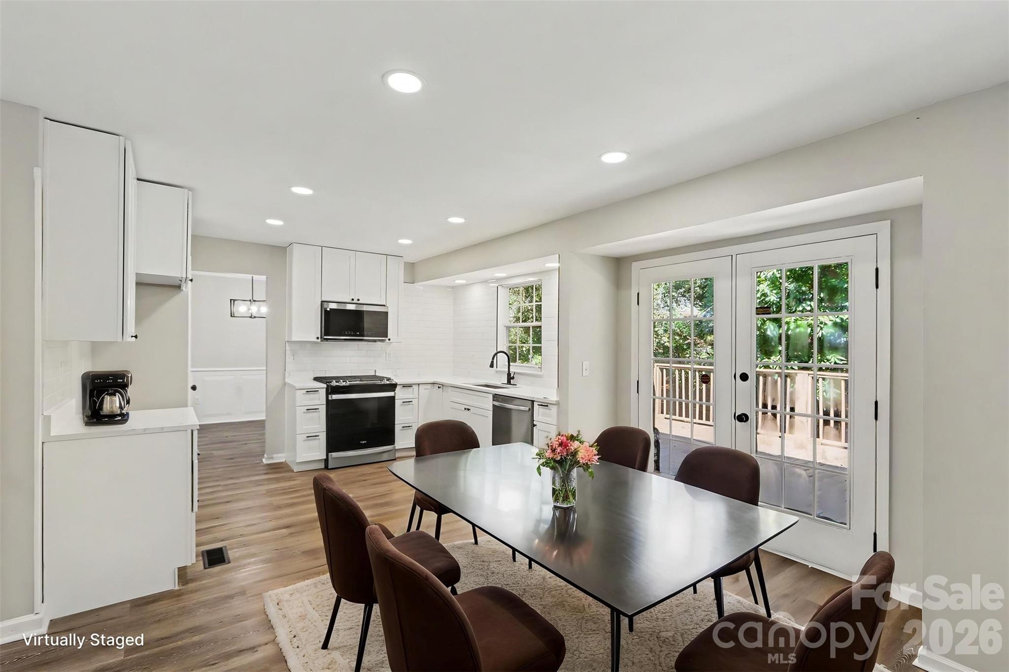 10740 Roxbury Court Property Photo 10