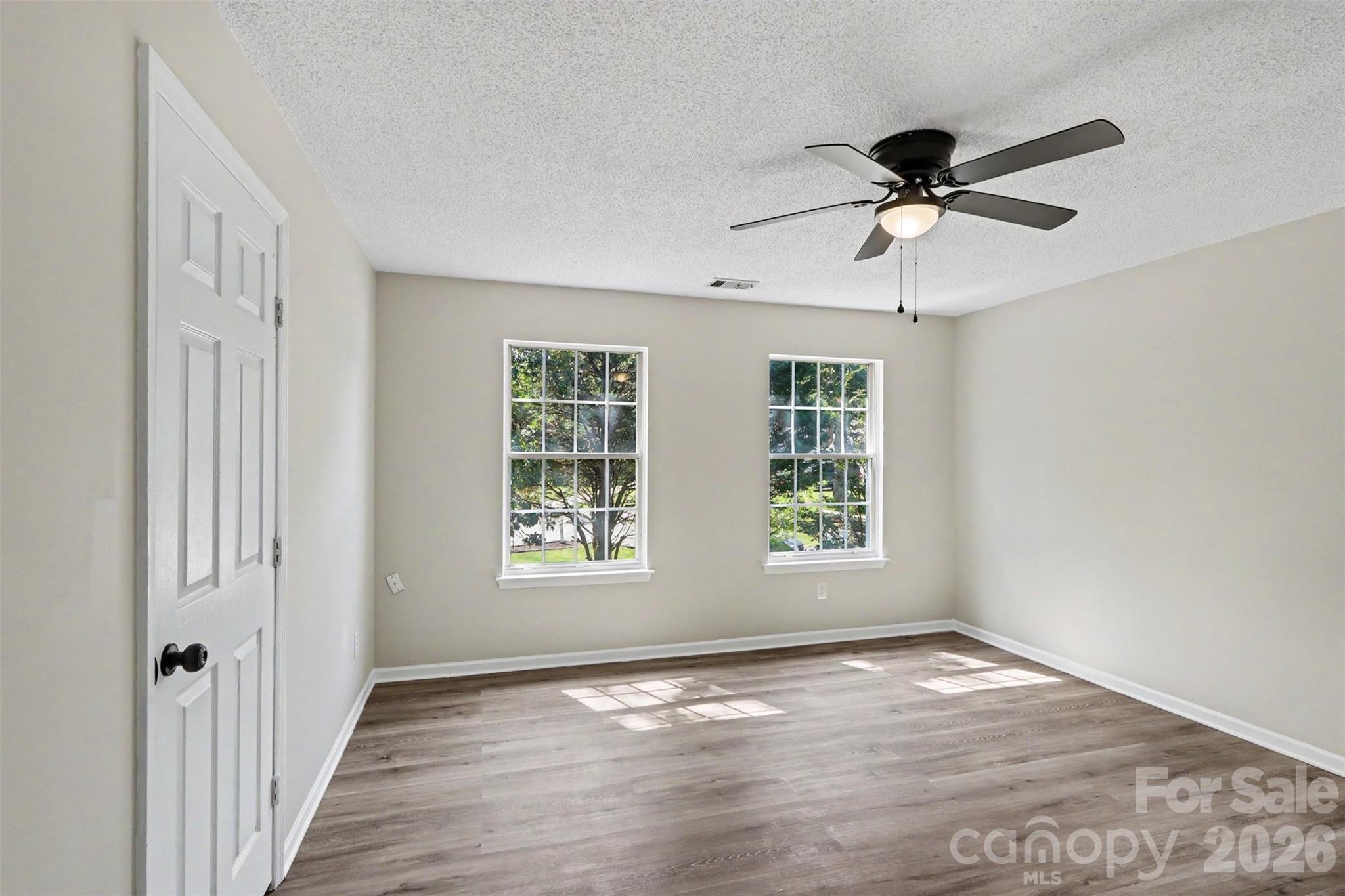 10740 Roxbury Court Property Photo 16