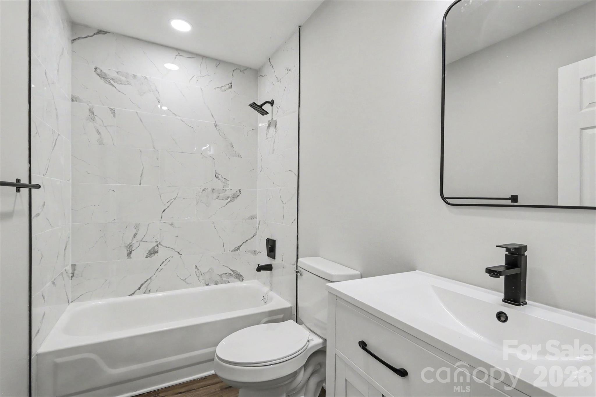 10740 Roxbury Court Property Photo 17