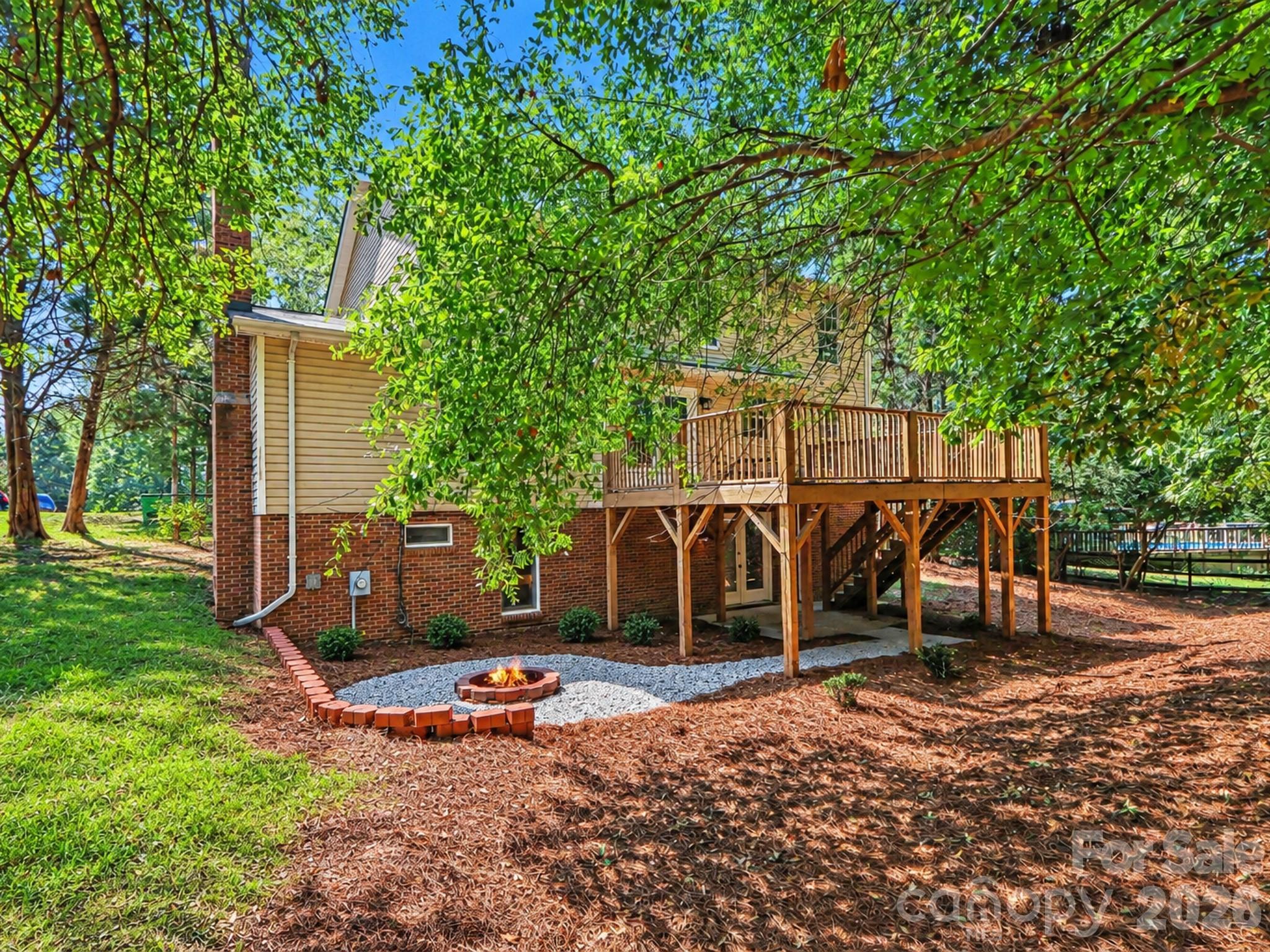 10740 Roxbury Court Property Photo 21