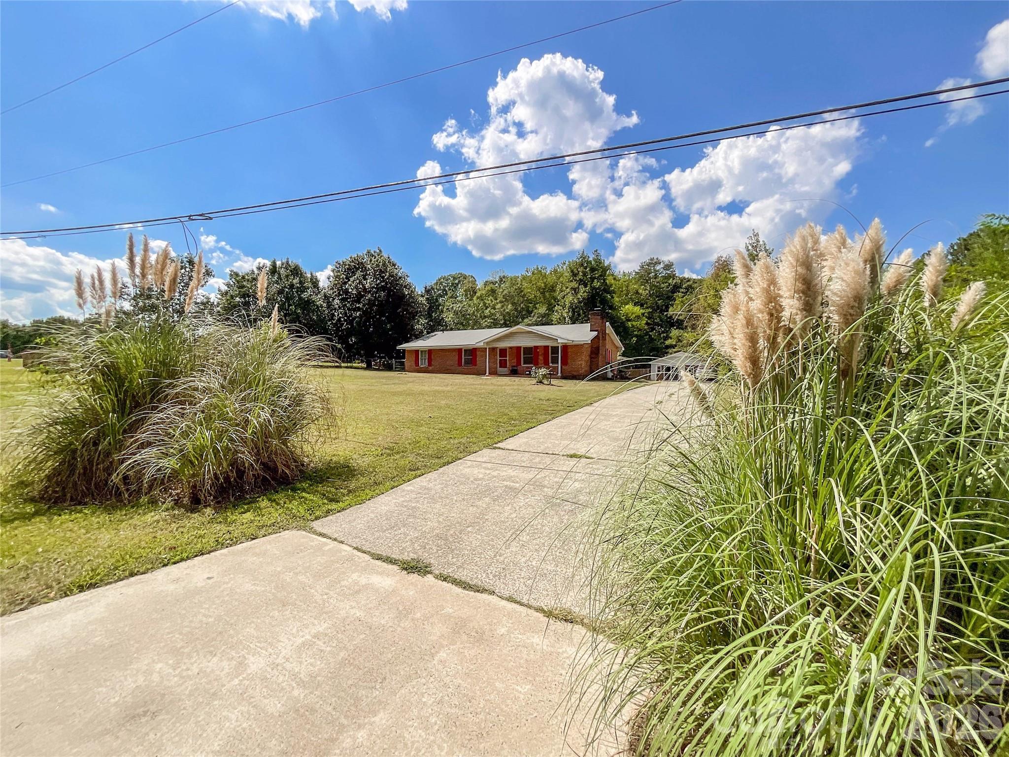 3304 Griffith Road Property Photo 3