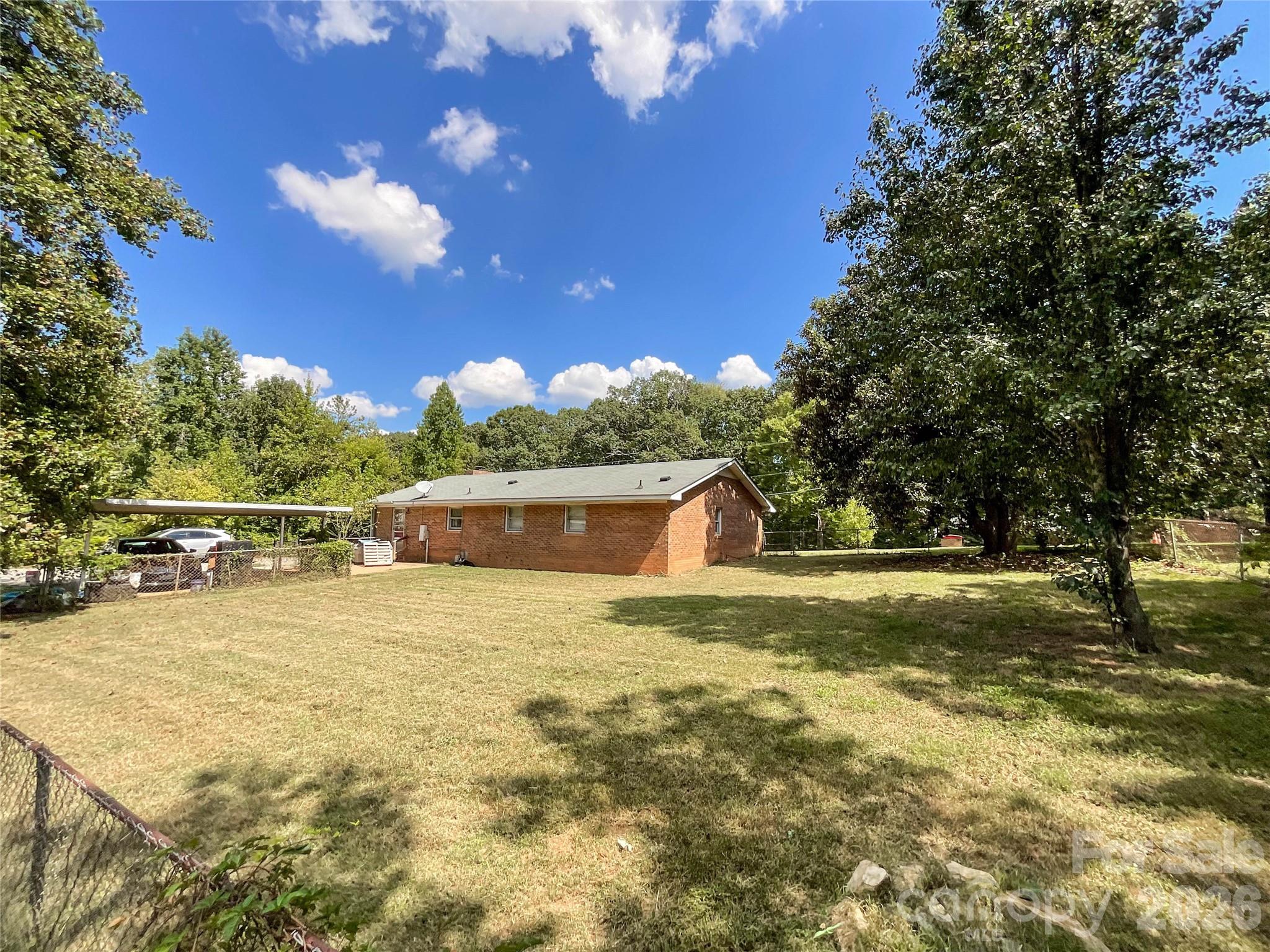 3304 Griffith Road Property Photo 4