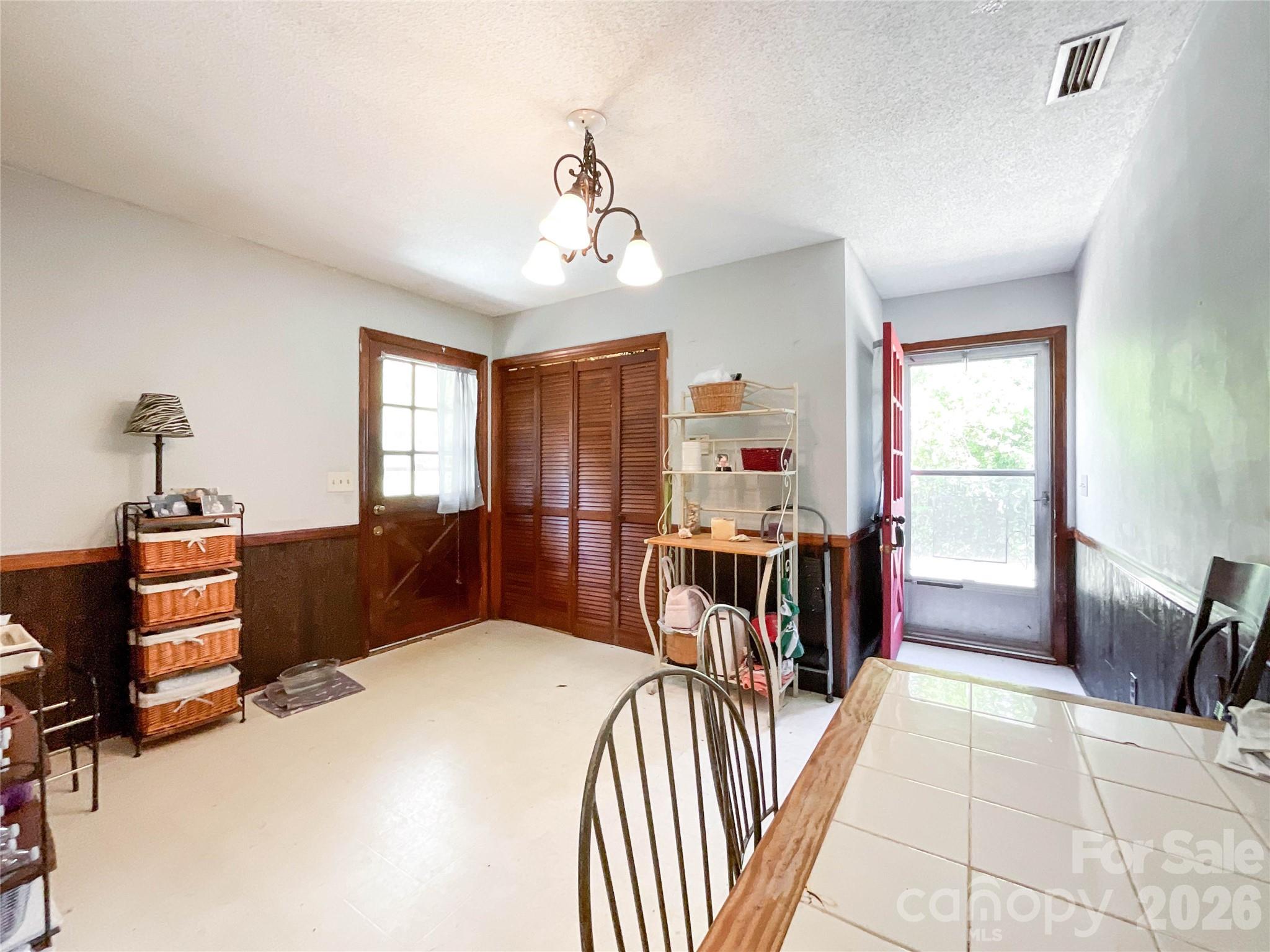 3304 Griffith Road Property Photo 10
