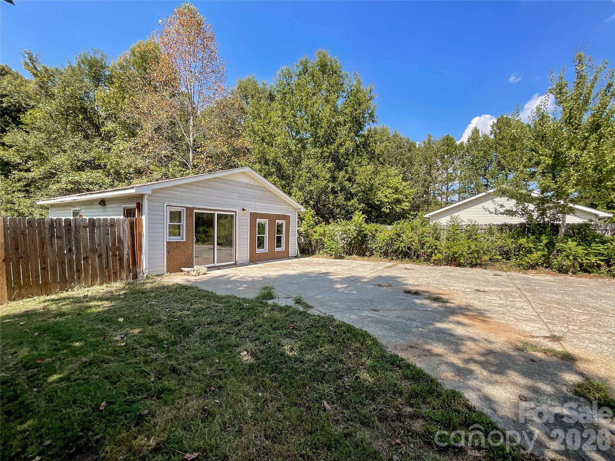 3304 Griffith Road Property Photo 27
