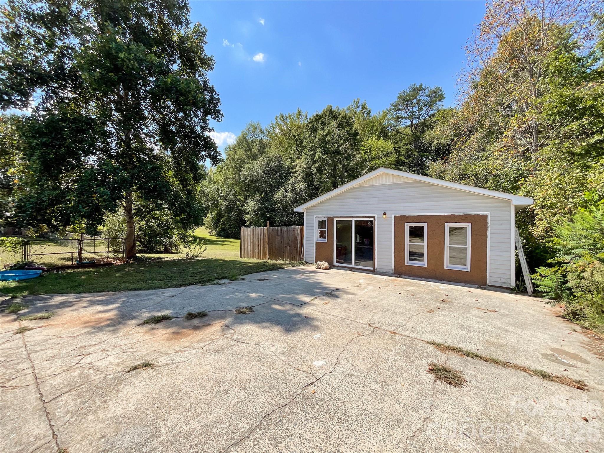 3304 Griffith Road Property Photo 28