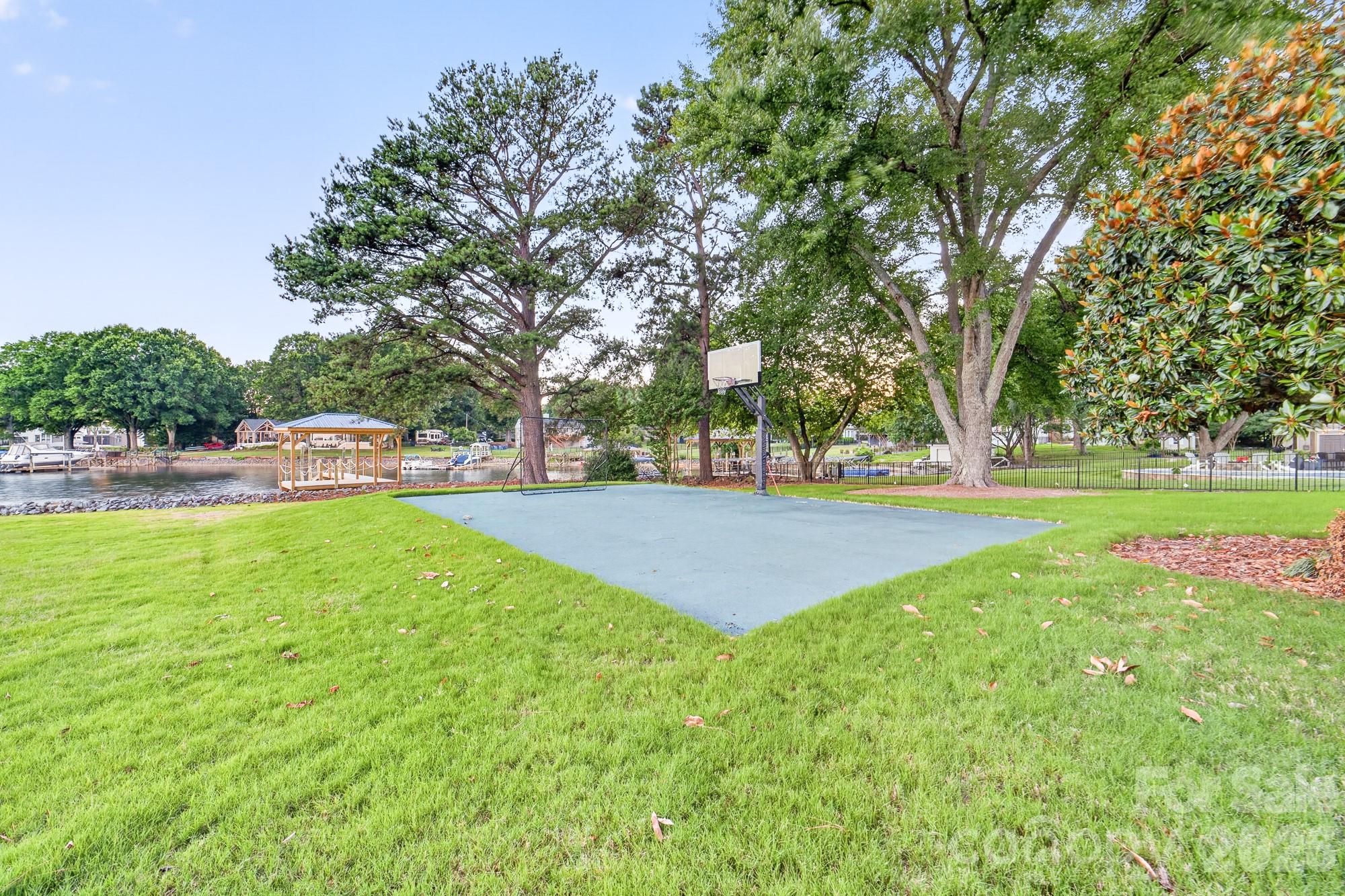 18212 & 18210 Pompano Place Property Photo 28