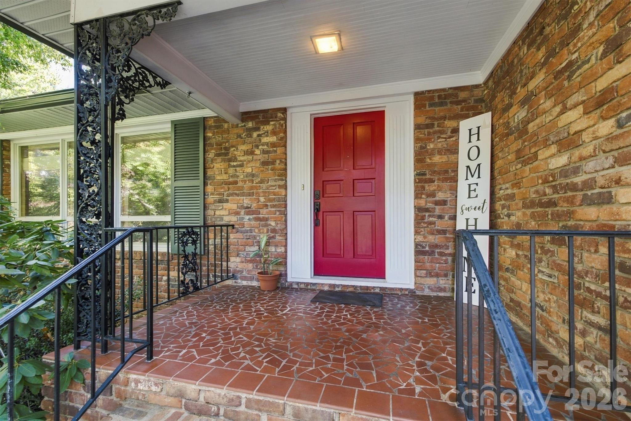 1211 Laurel Street Property Photo 3