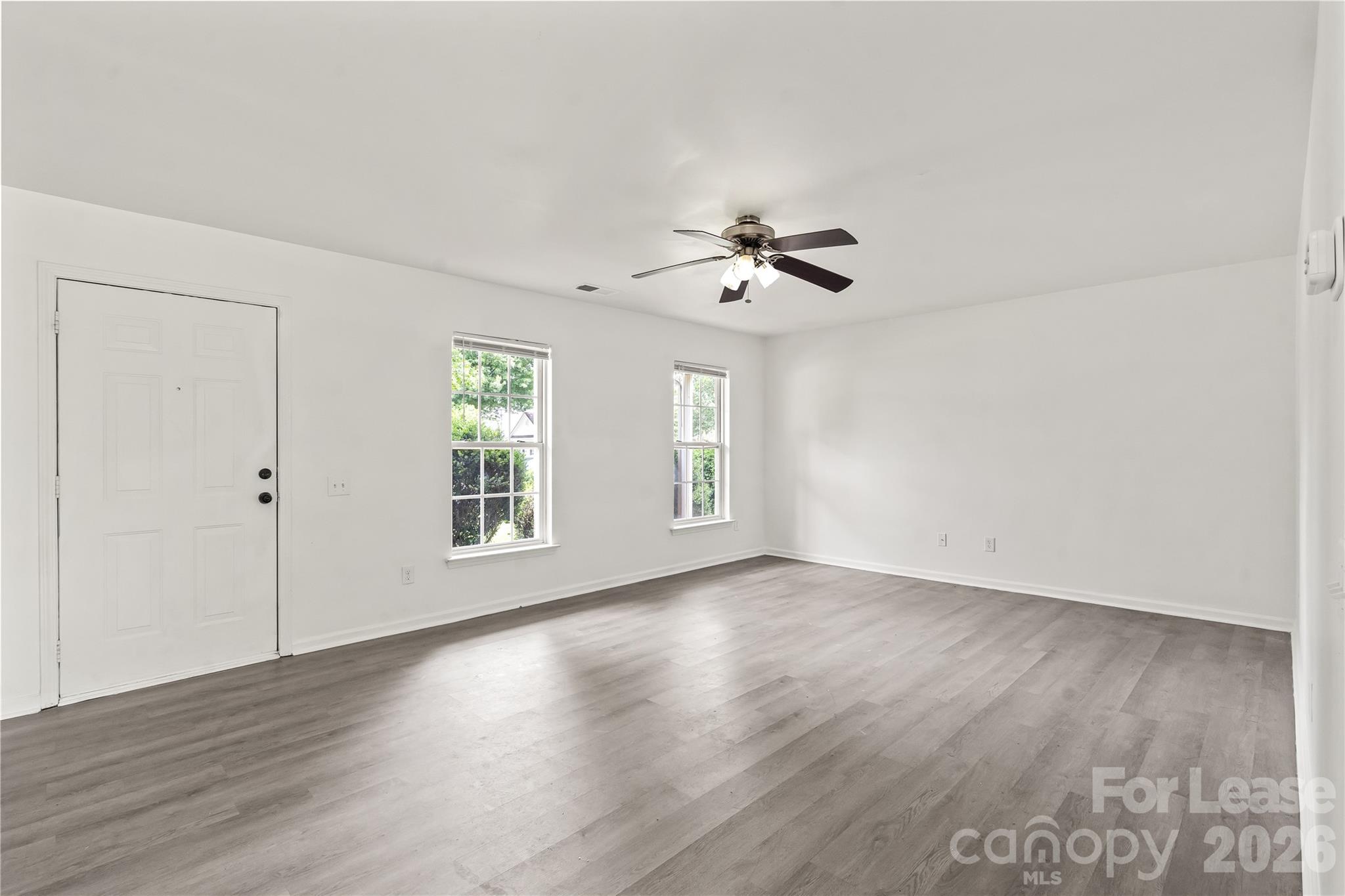 2724 Mulberry Pond Drive Property Photo 2