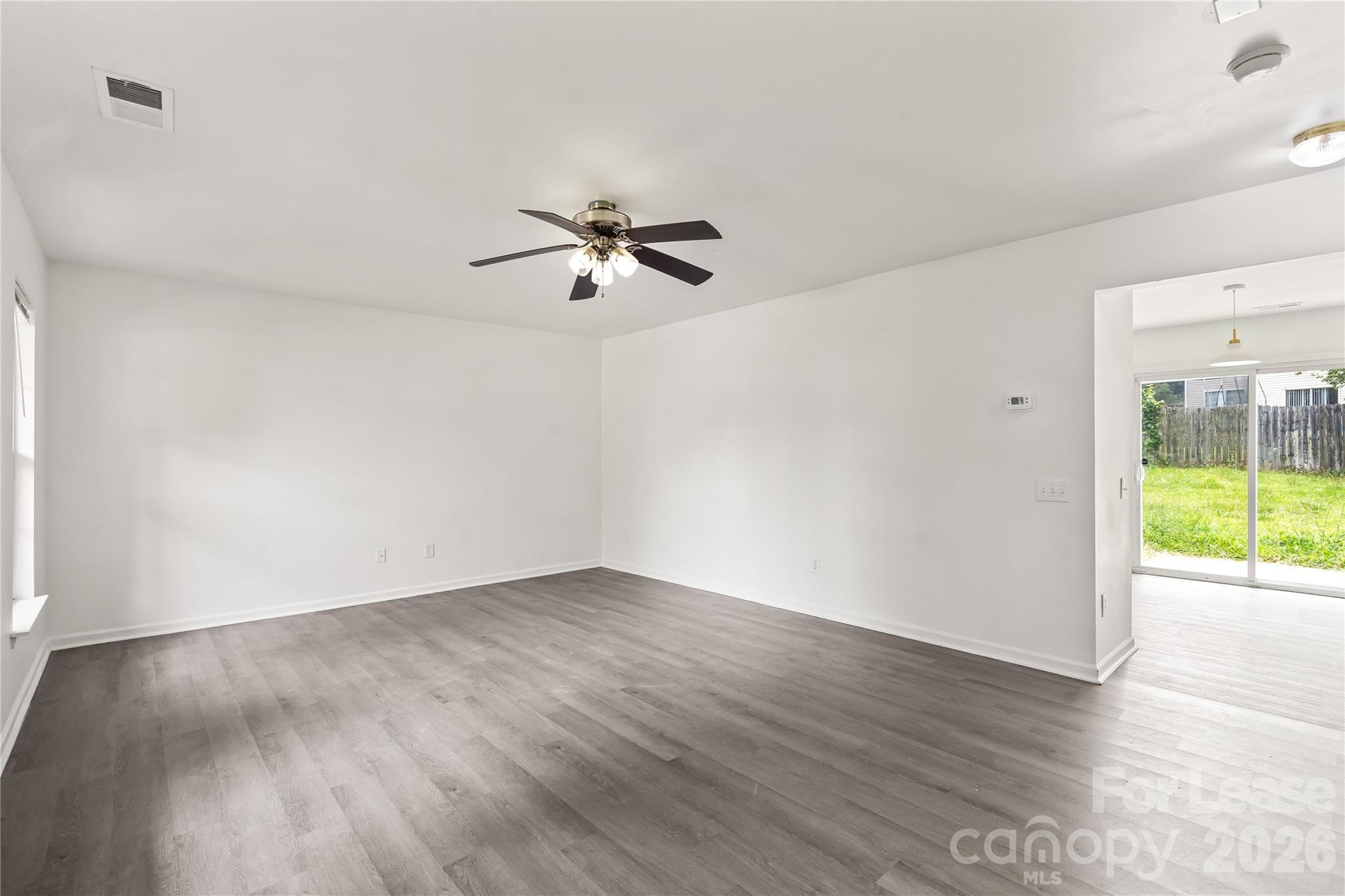 2724 Mulberry Pond Drive Property Photo 4