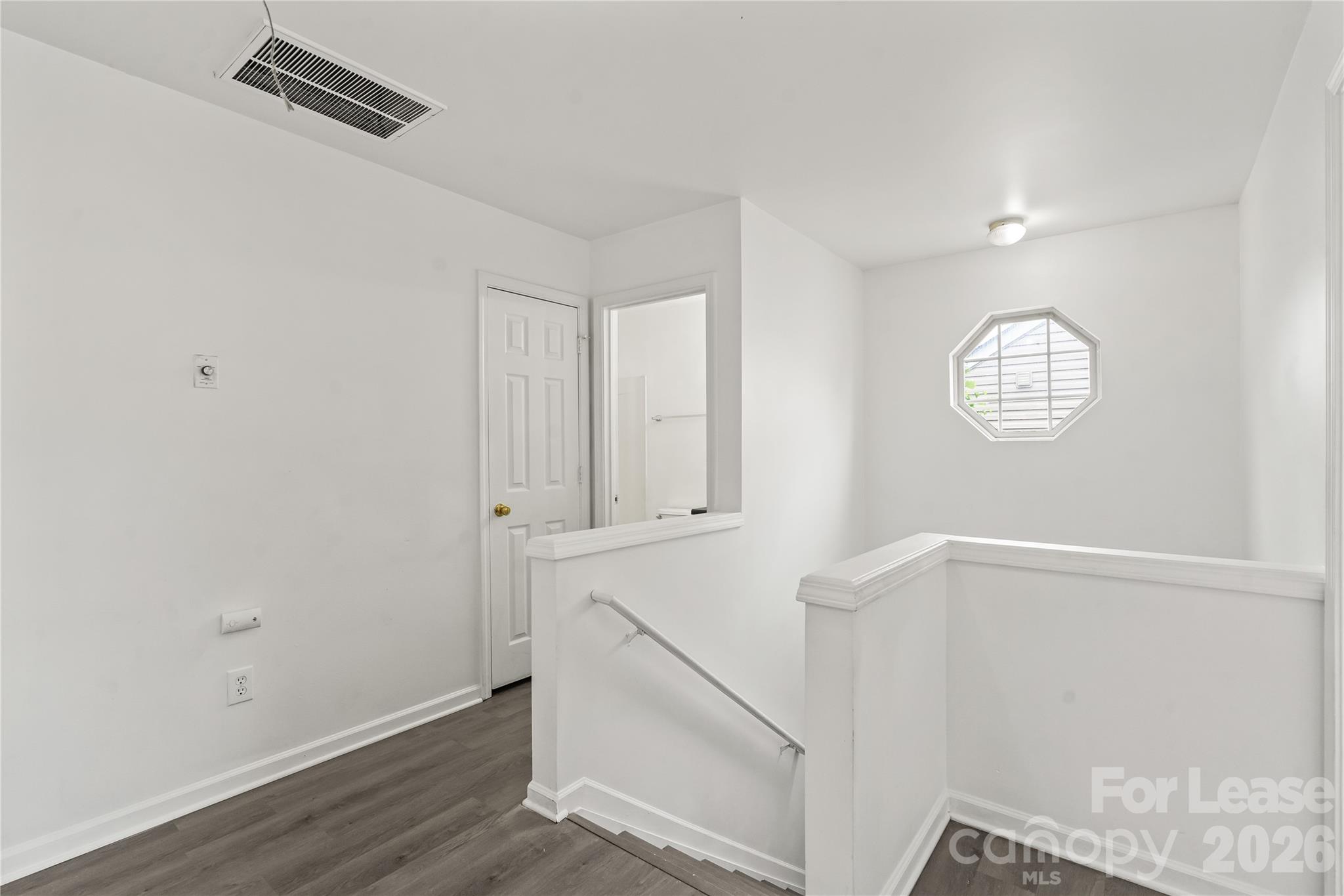 2724 Mulberry Pond Drive Property Photo 13
