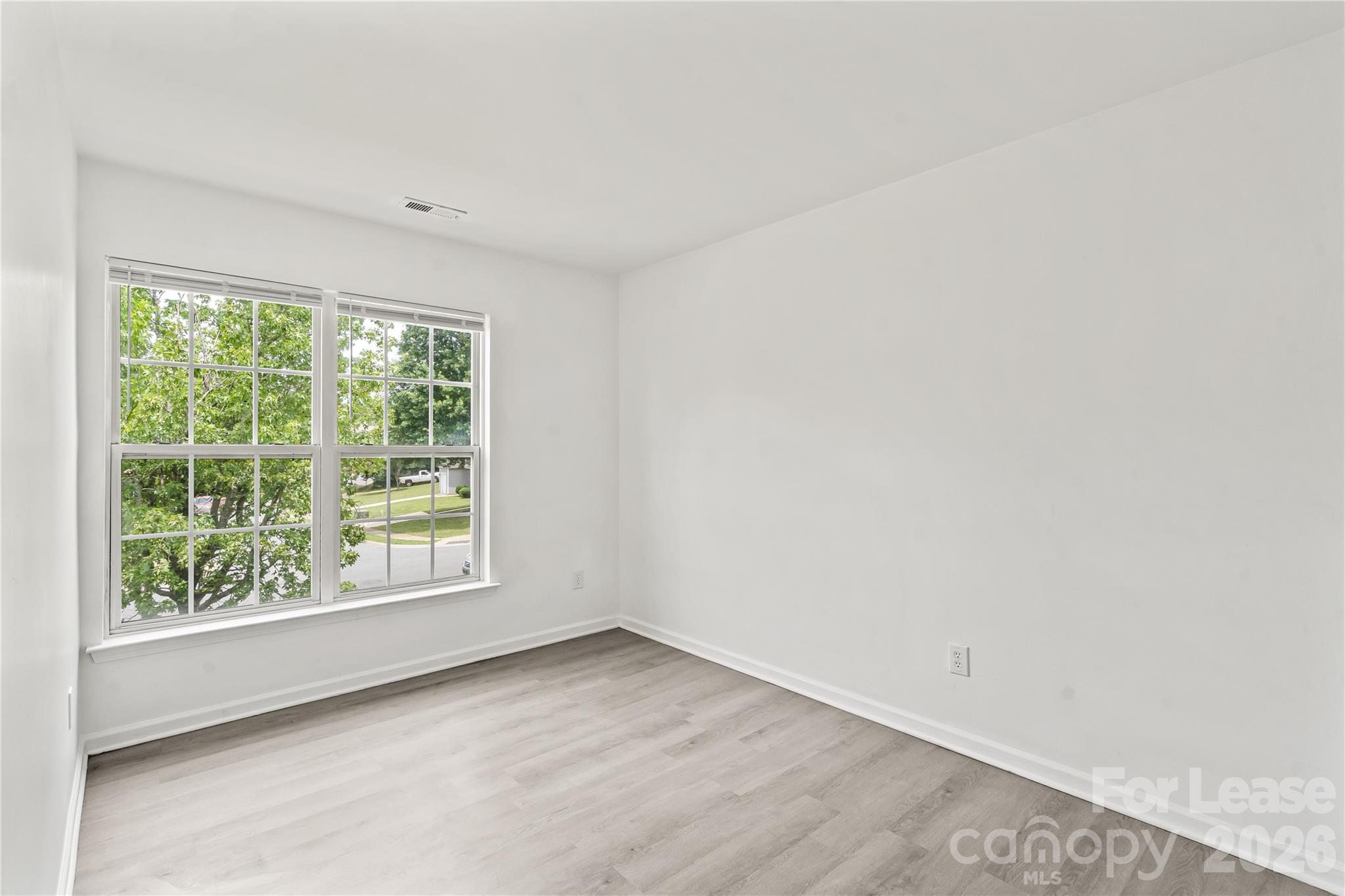 2724 Mulberry Pond Drive Property Photo 15