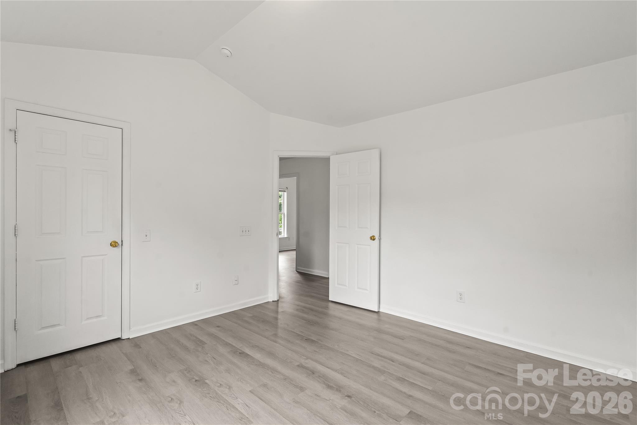 2724 Mulberry Pond Drive Property Photo 17