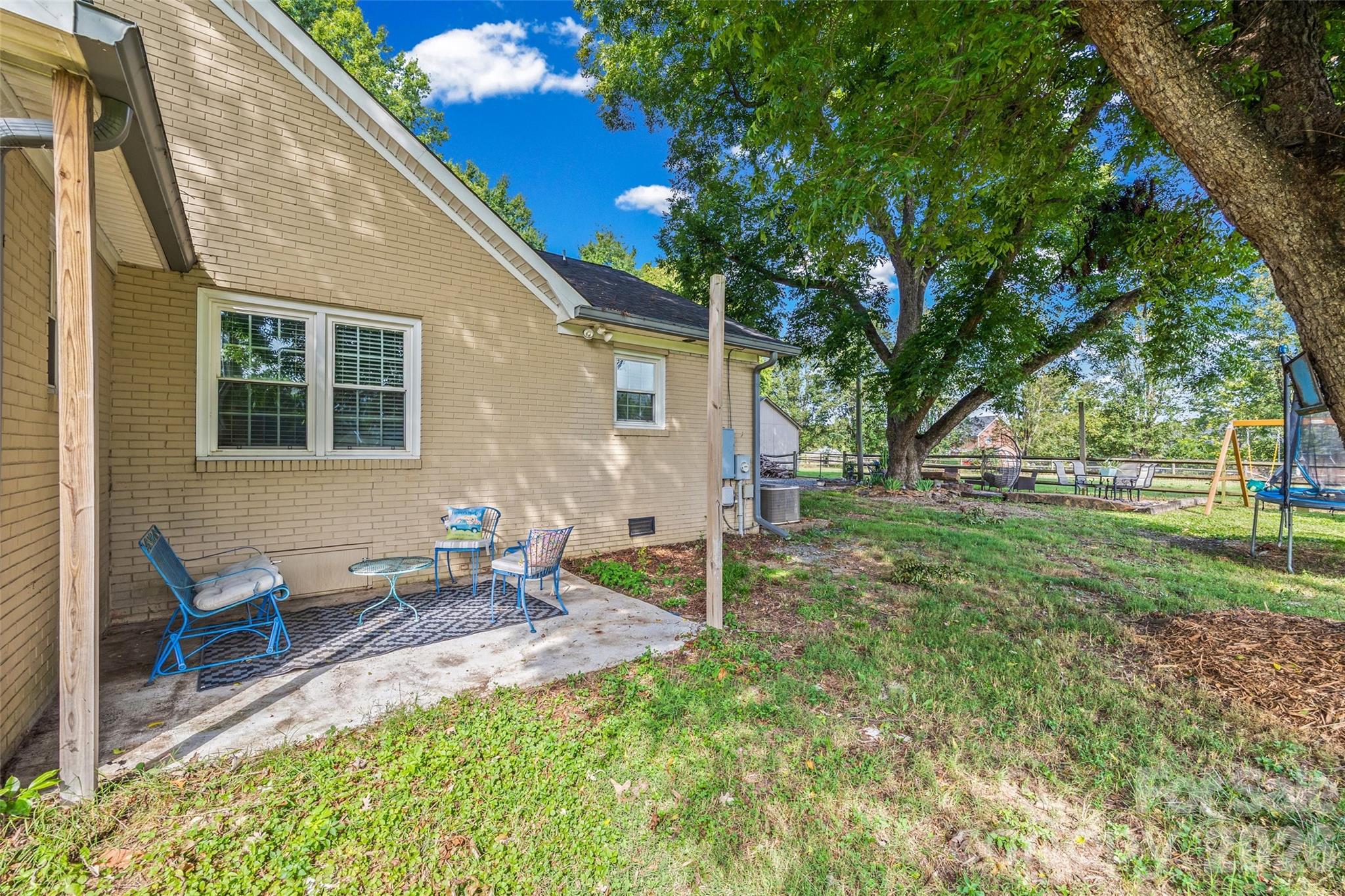 5517 E Highway 218 Highway Property Photo 21