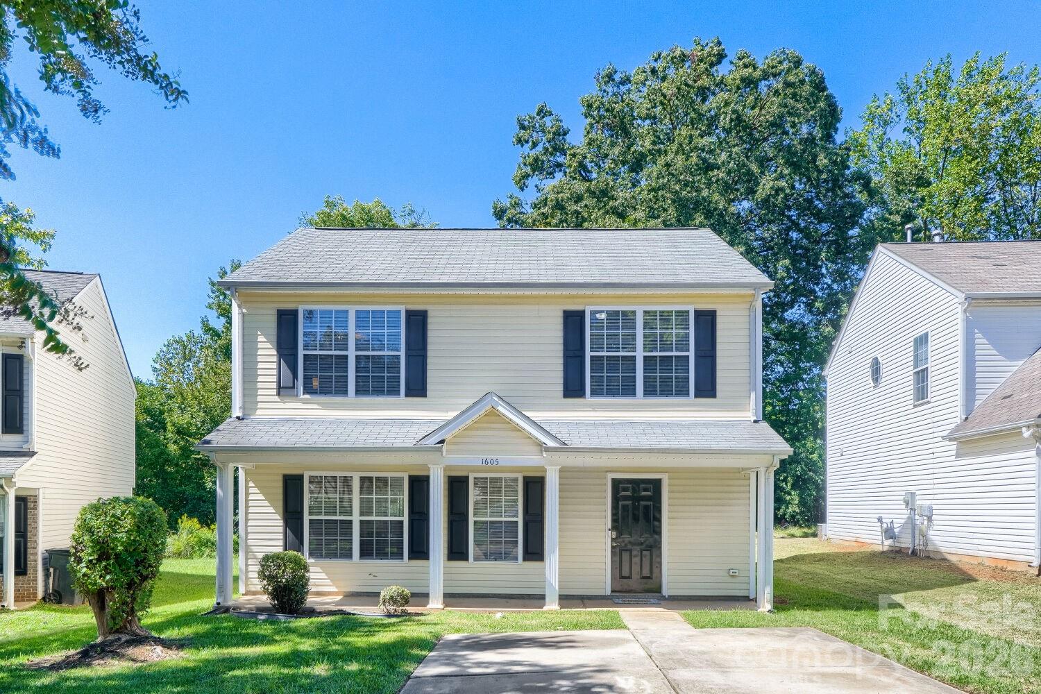 1605 Crandon Drive Property Photo 1