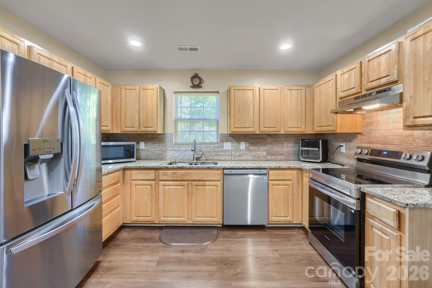 1605 Crandon Drive Property Photo 8