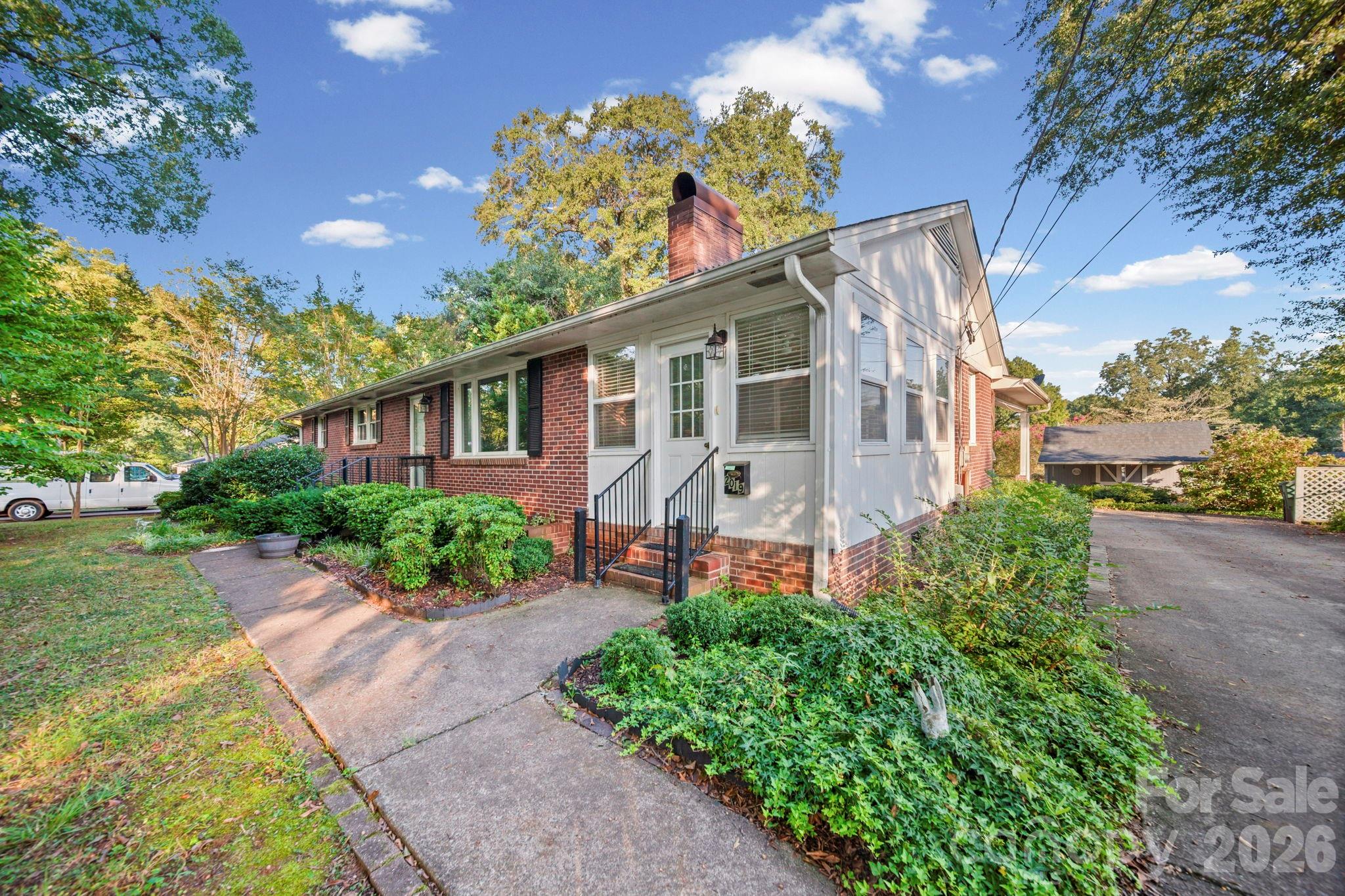 2019 Carol Drive Property Photo 3