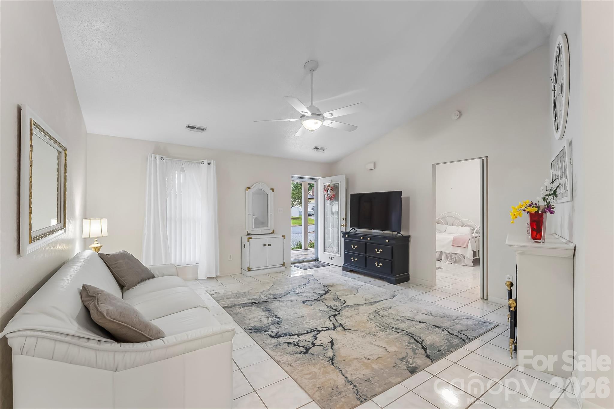 477 14th Avenue Drive Property Photo 5