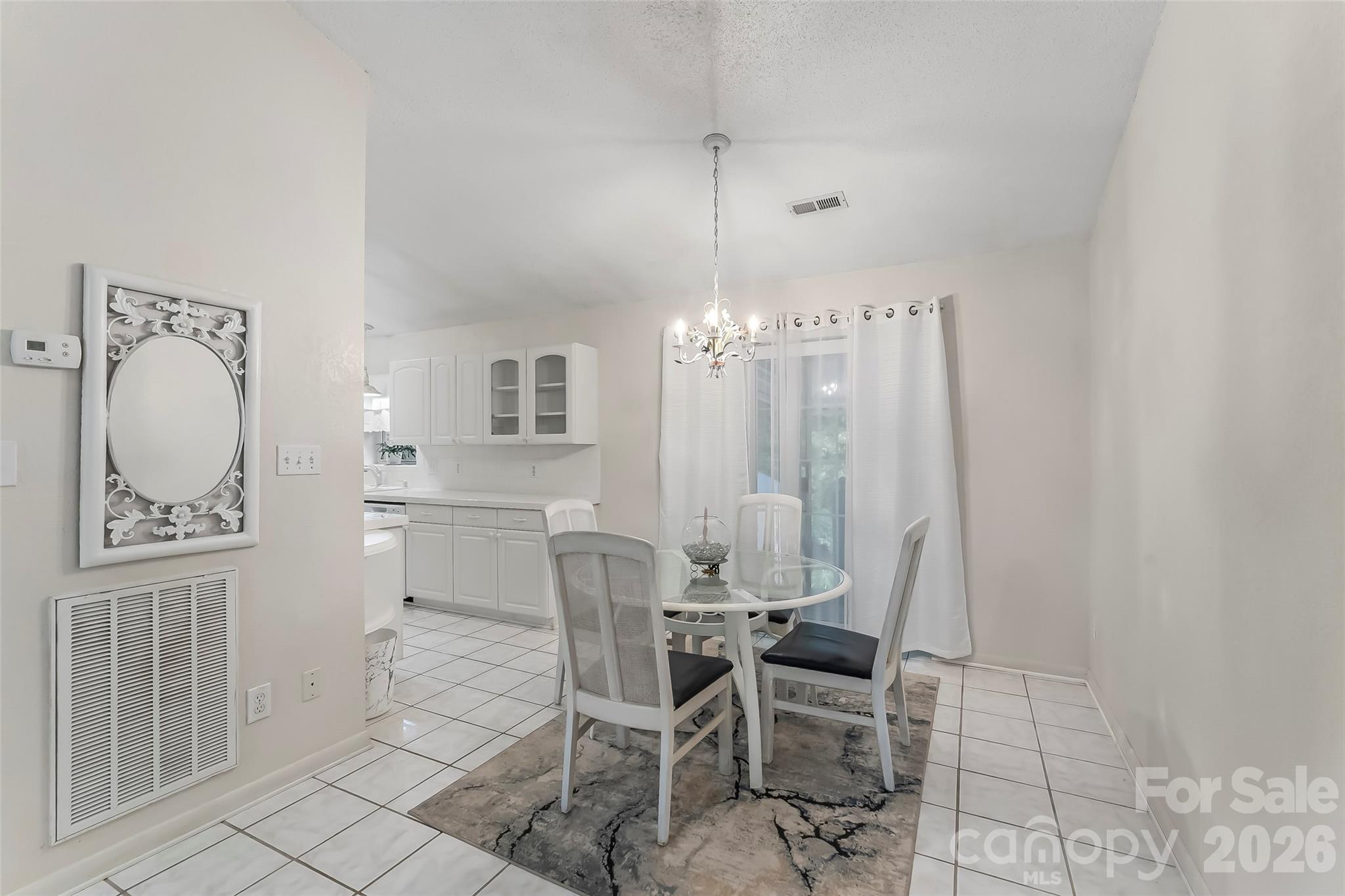 477 14th Avenue Drive Property Photo 6
