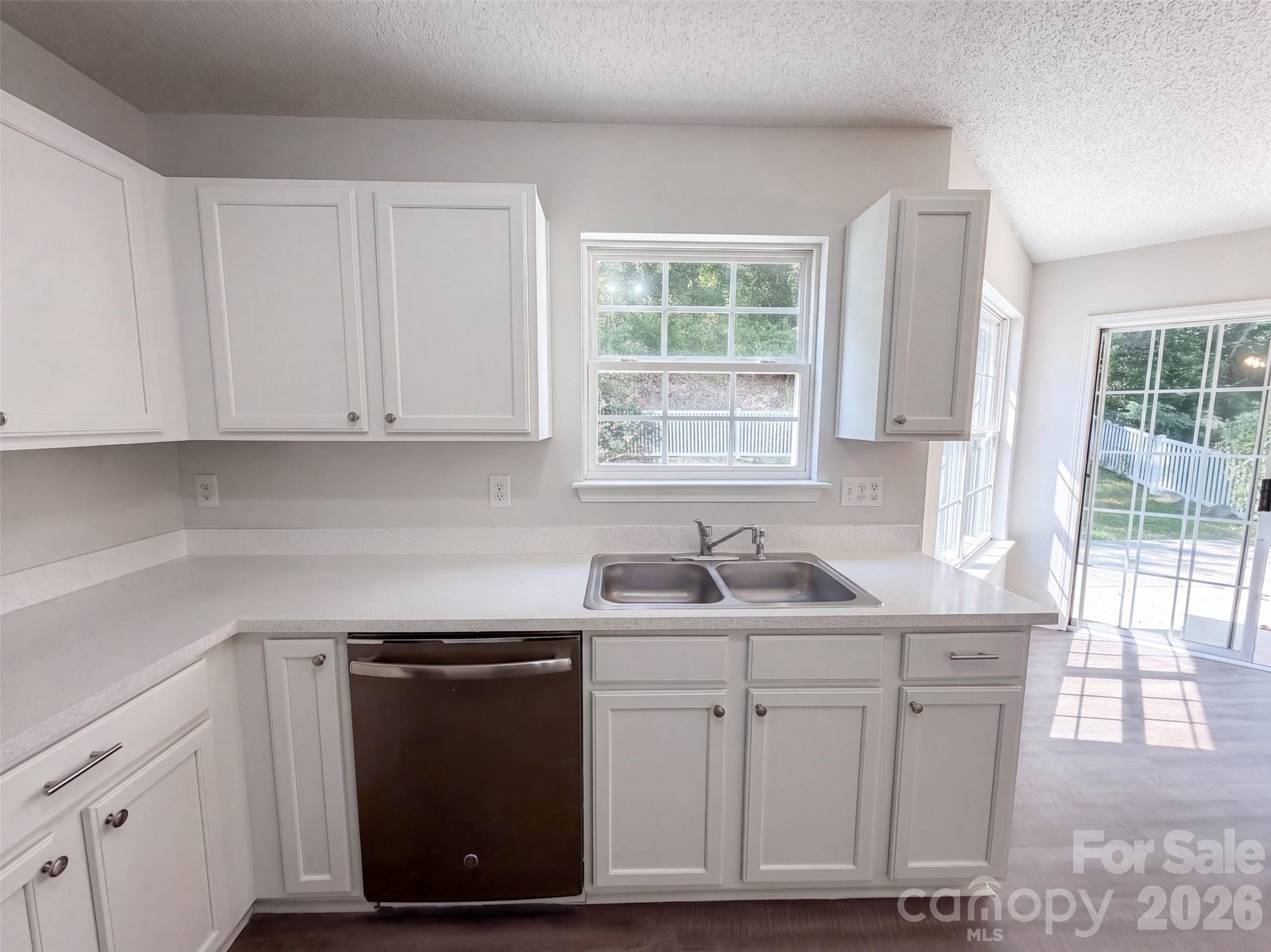 3978 Shasta Circle Property Photo 6