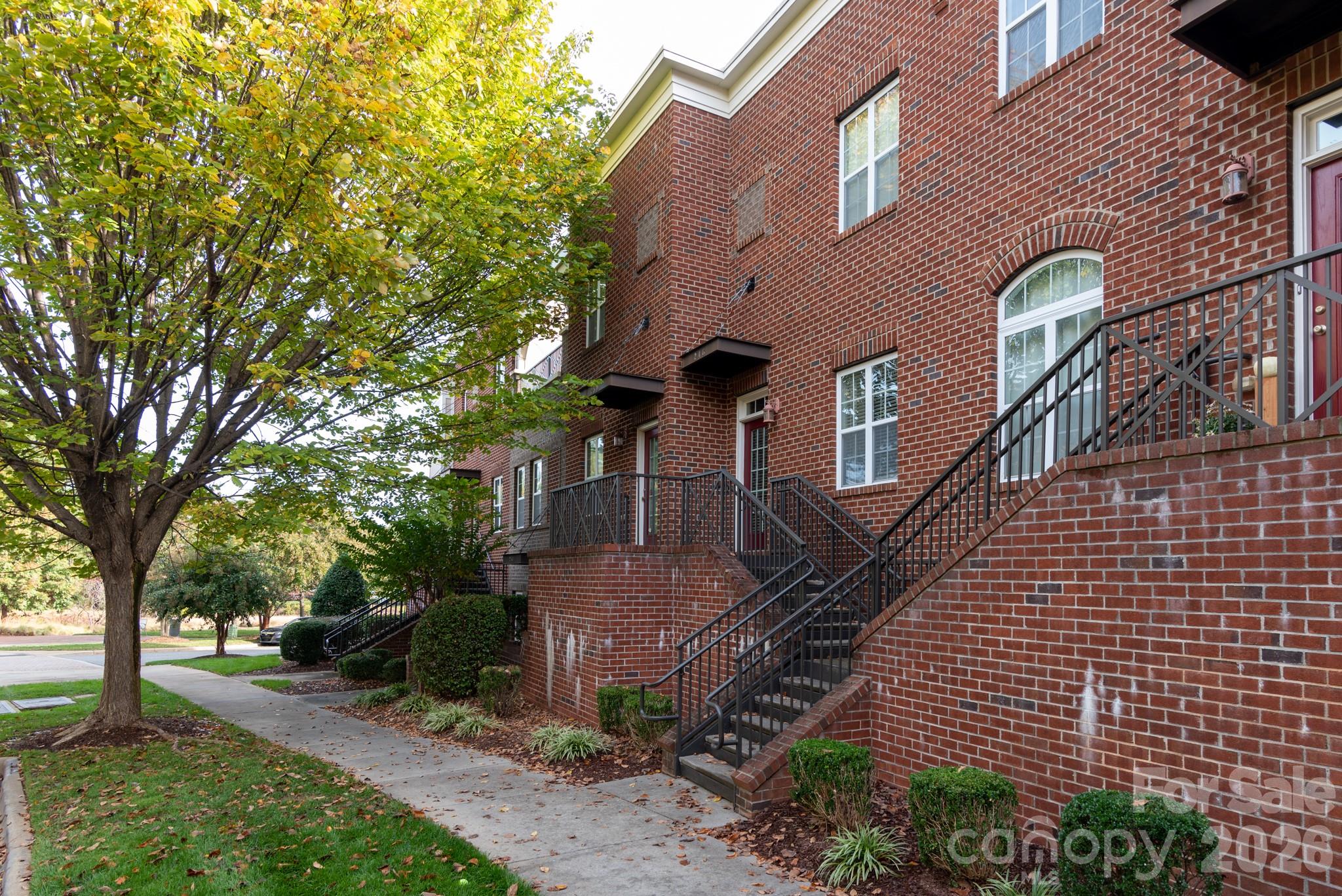 246 Harbour Place Drive Property Photo 3